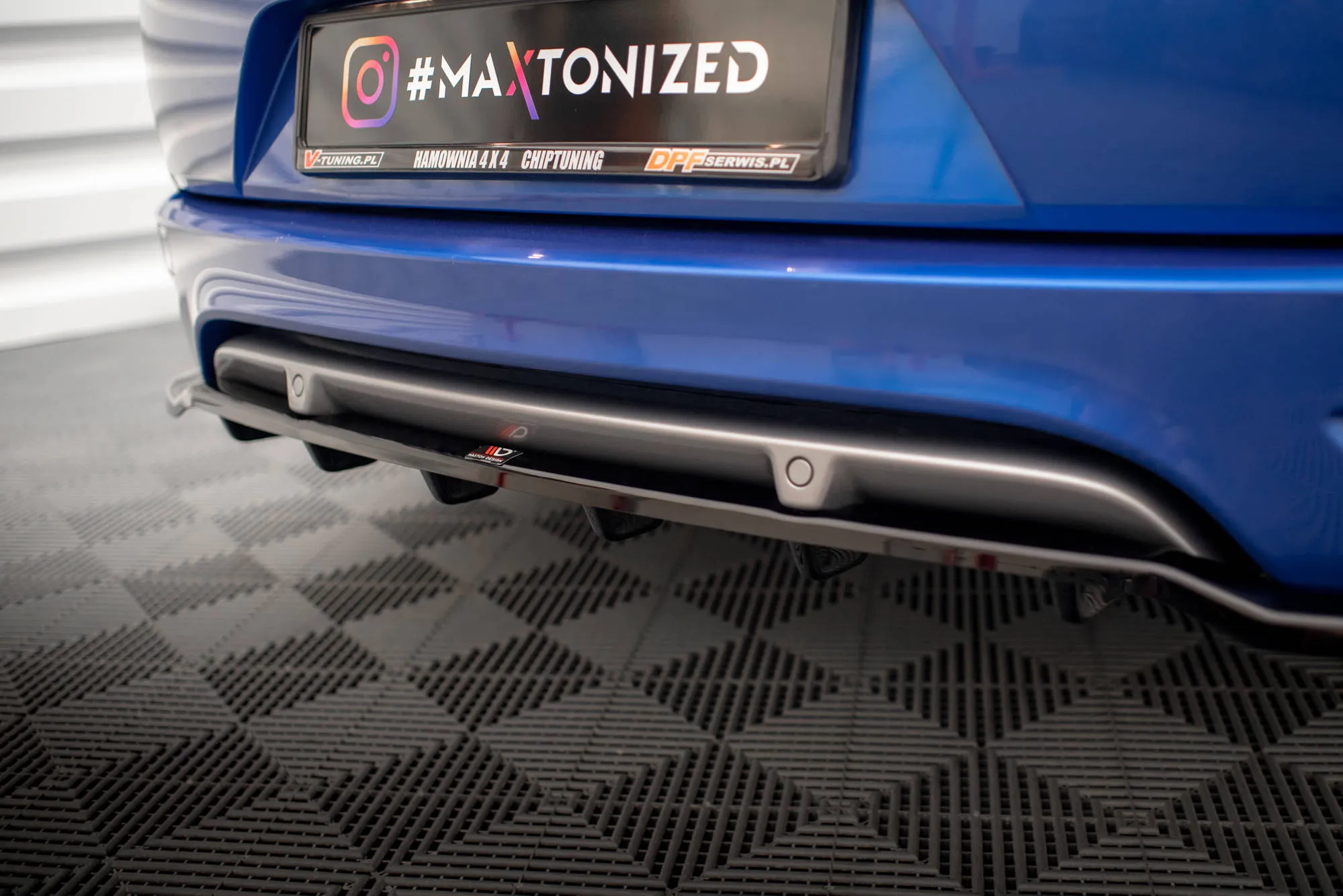 Baksplitter med vertikale ribber Renault Megane (Mk3) 2008-2016 | Glossy Black Edition – bilde 4