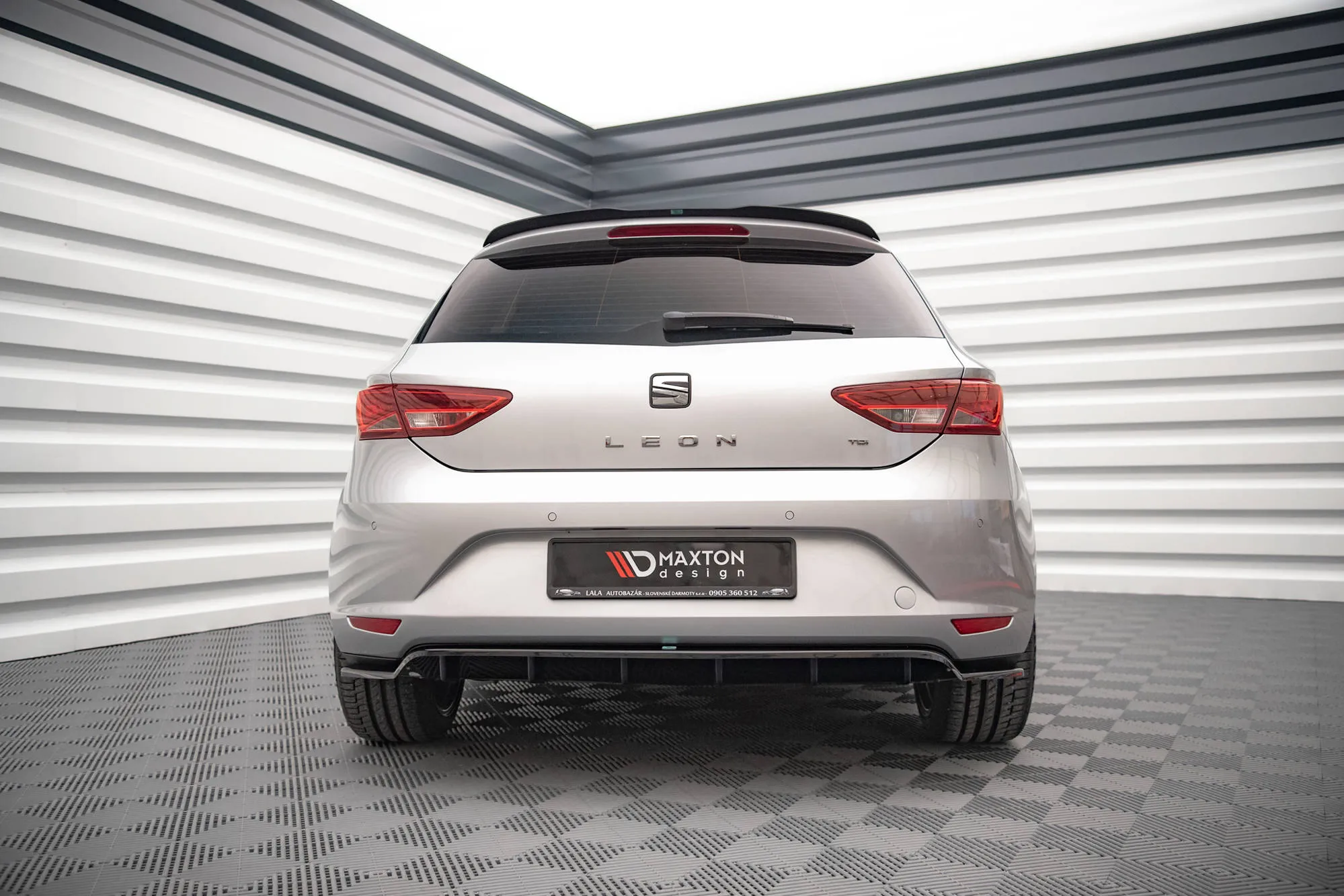 Baksplitter med vertikale ribber Seat Leon III 2012-2016 | Glossy Black Edition – bilde 2