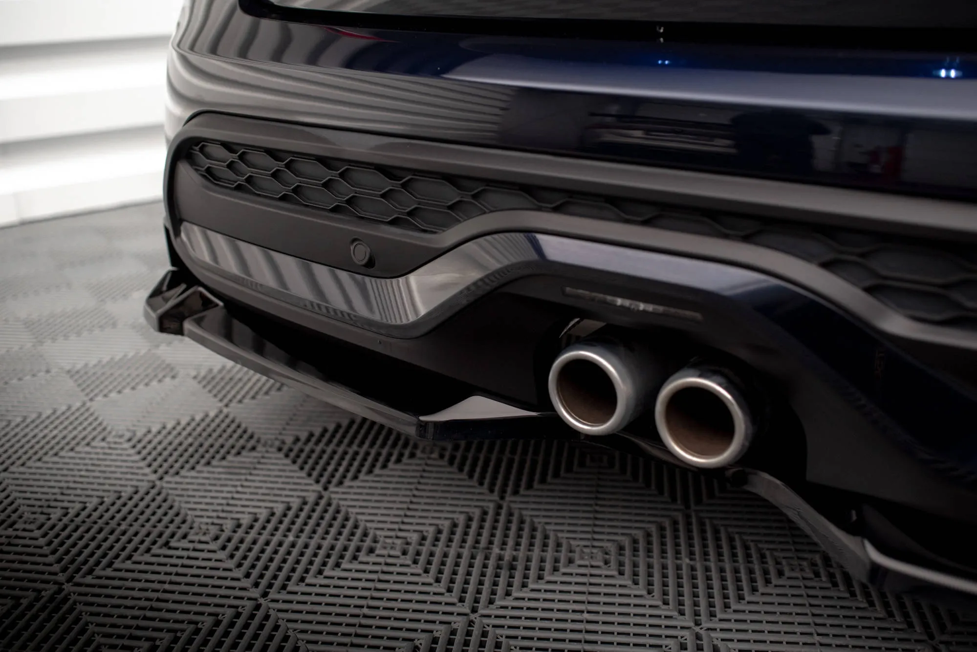 Baksplitter Mini Cooper S (F56) Facelift 2022 -> | Glossy Black Edition – bilde 3