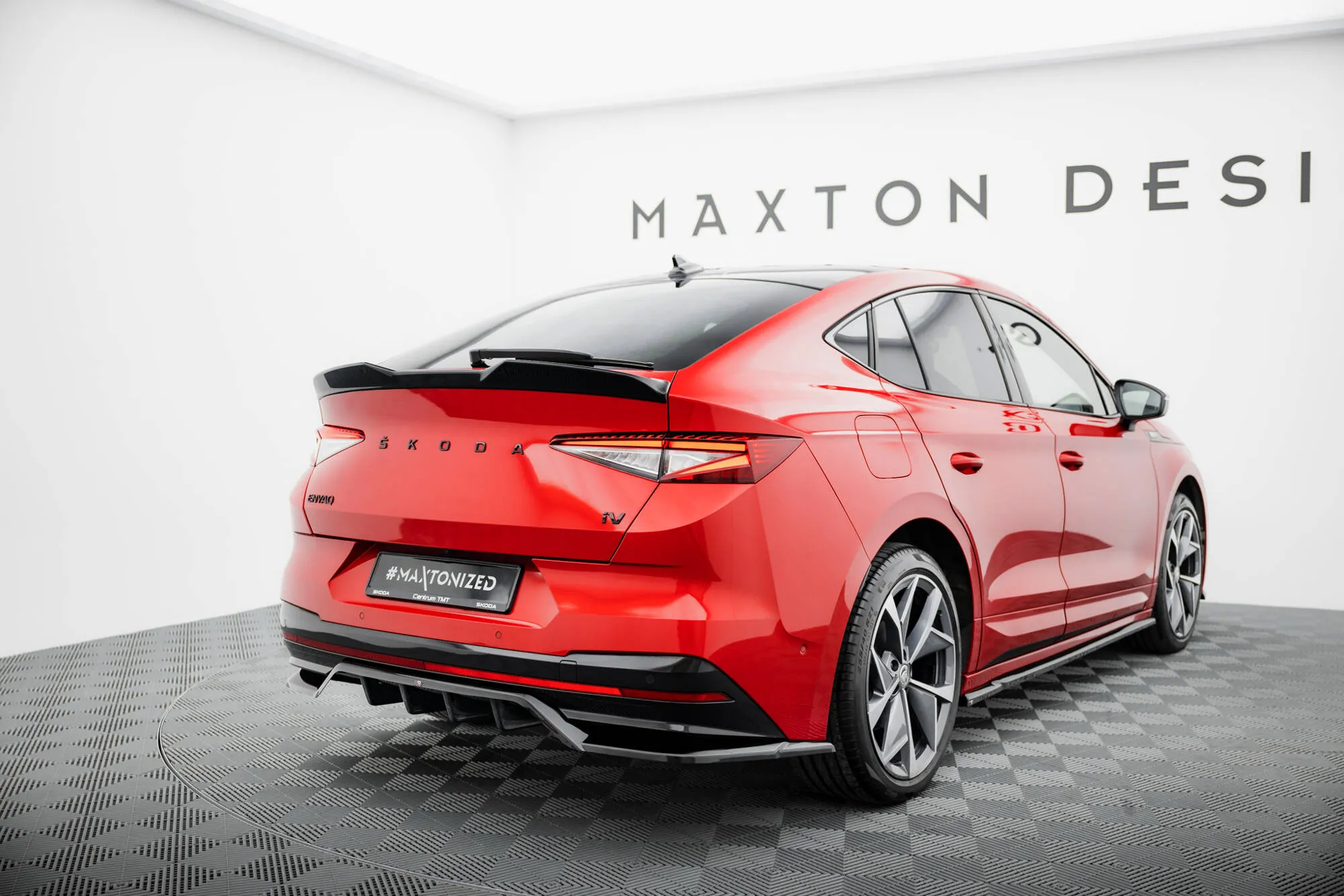 Baksplitter Škoda Enyaq Coupe RS iV 2022 -> | med diffuser - Glossy Black Edition – bilde 7
