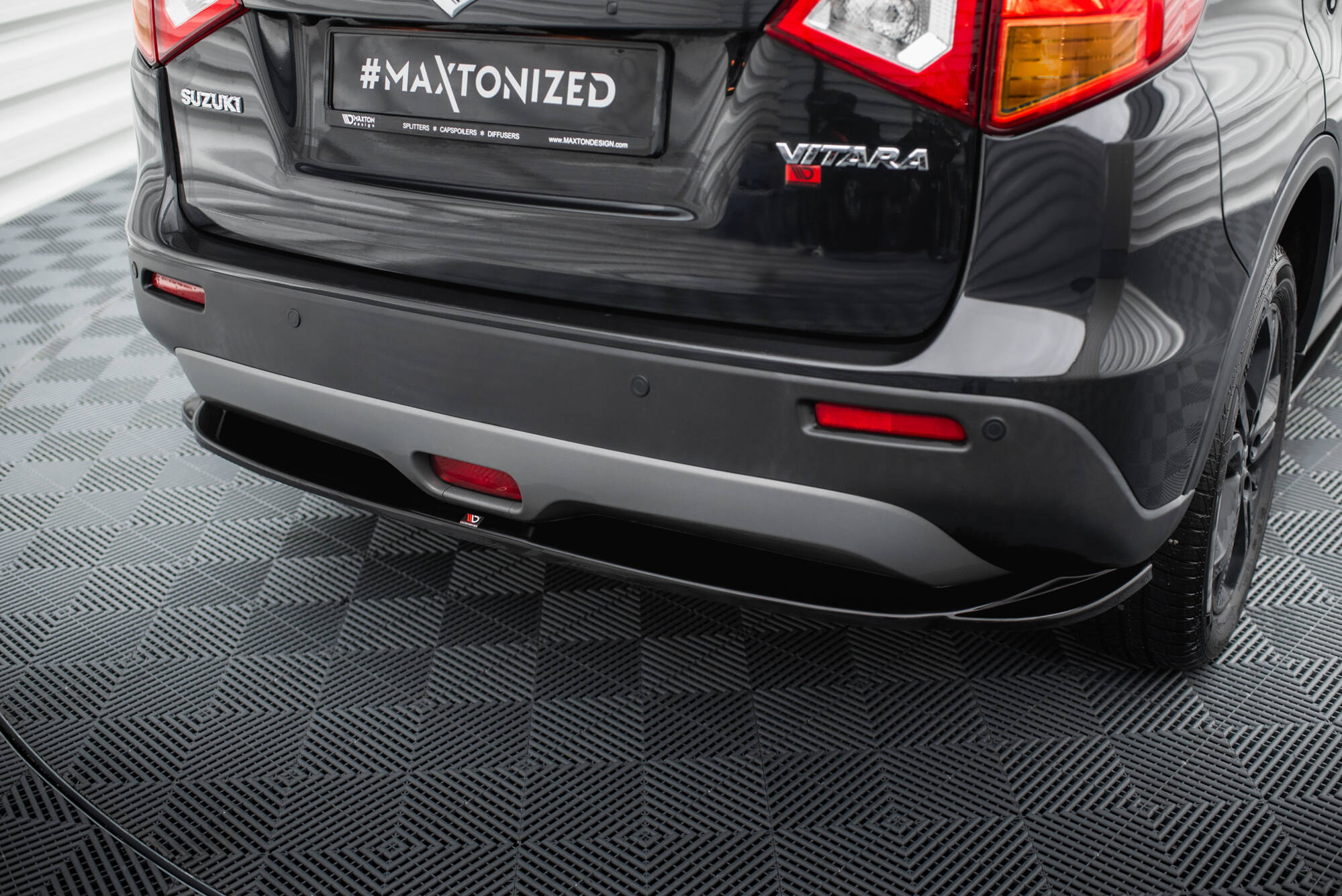Baksplitter Suzuki Vitara II (LY) 2015 -> | Glossy Black Edition