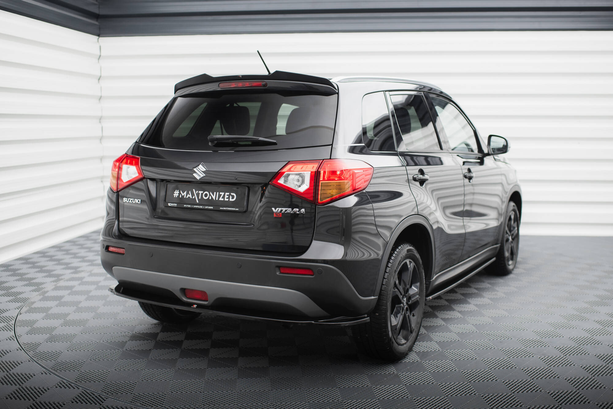 Baksplitter Suzuki Vitara II (LY) 2015 -> | Glossy Black Edition – bilde 3