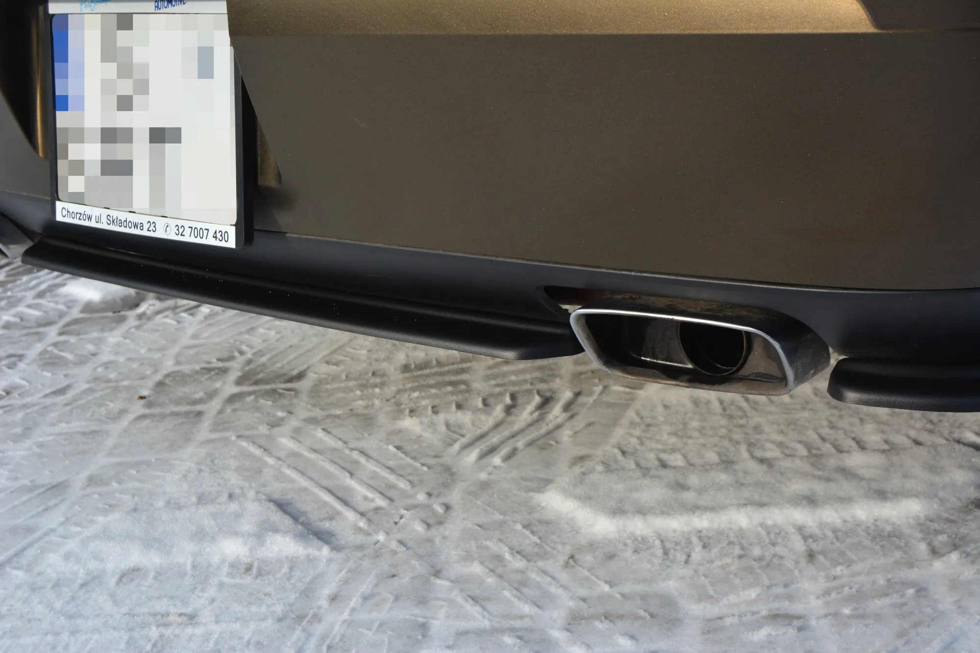Baksplitter uten vertikale ribber Dodge Challenger III SRT8 2008 - 2014 | Glossy Black Edition
