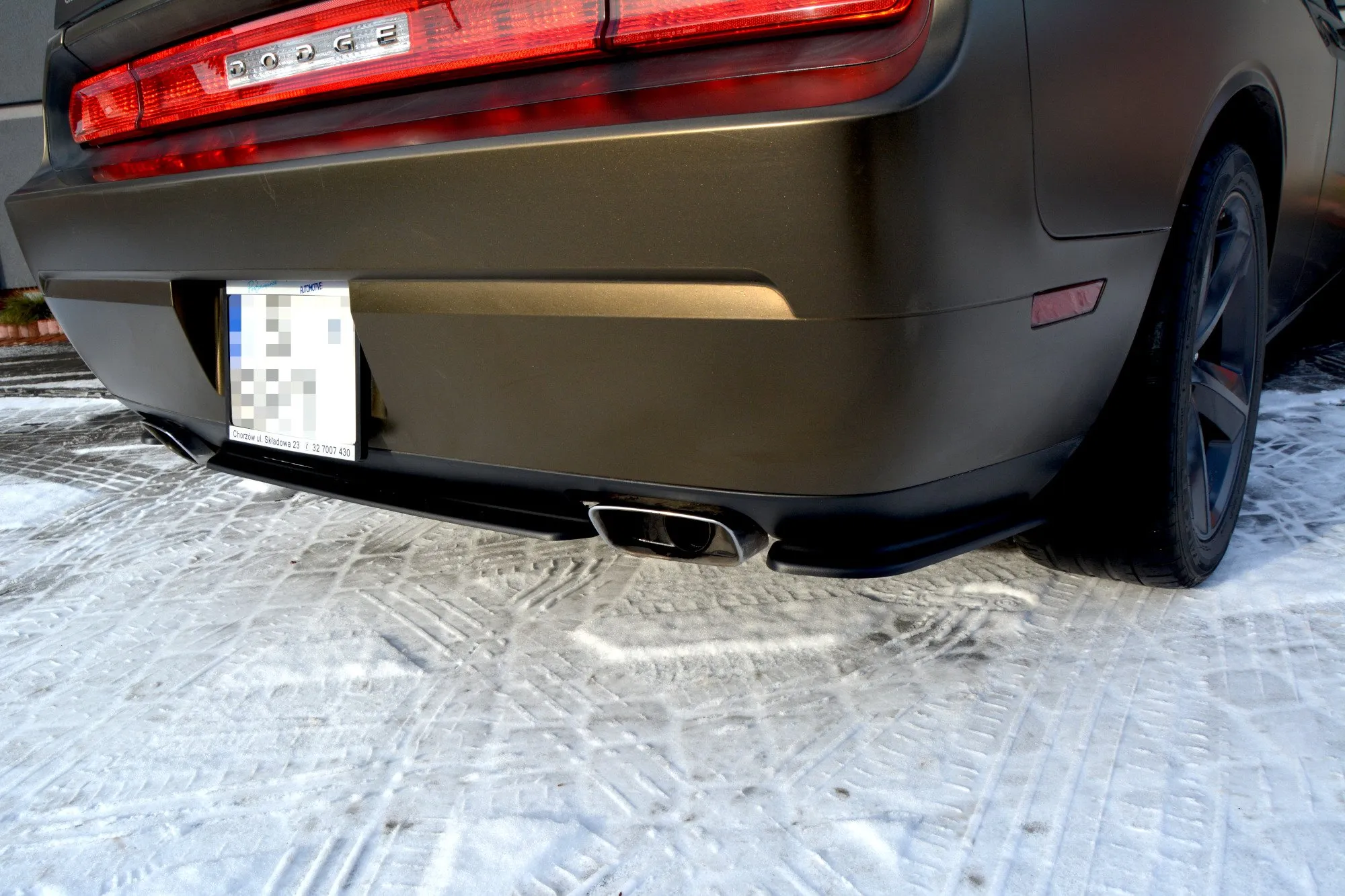 Baksplitter uten vertikale ribber Dodge Challenger III SRT8 2008 - 2014 | Glossy Black Edition – bilde 3