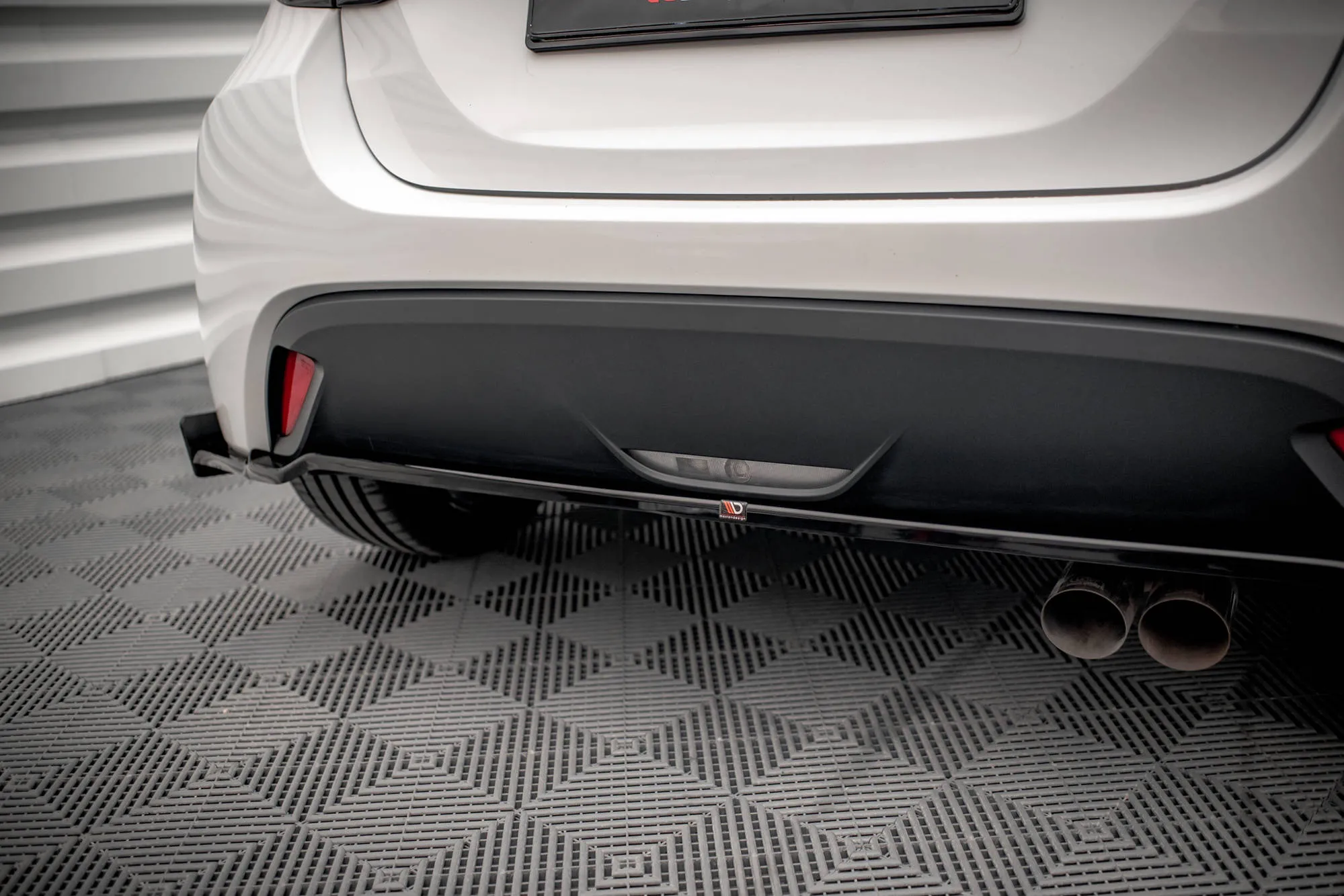 Baksplitter V.1 + Flopper V.1 Toyota Yaris IV 2019- | Glossy Black Edition – bilde 3