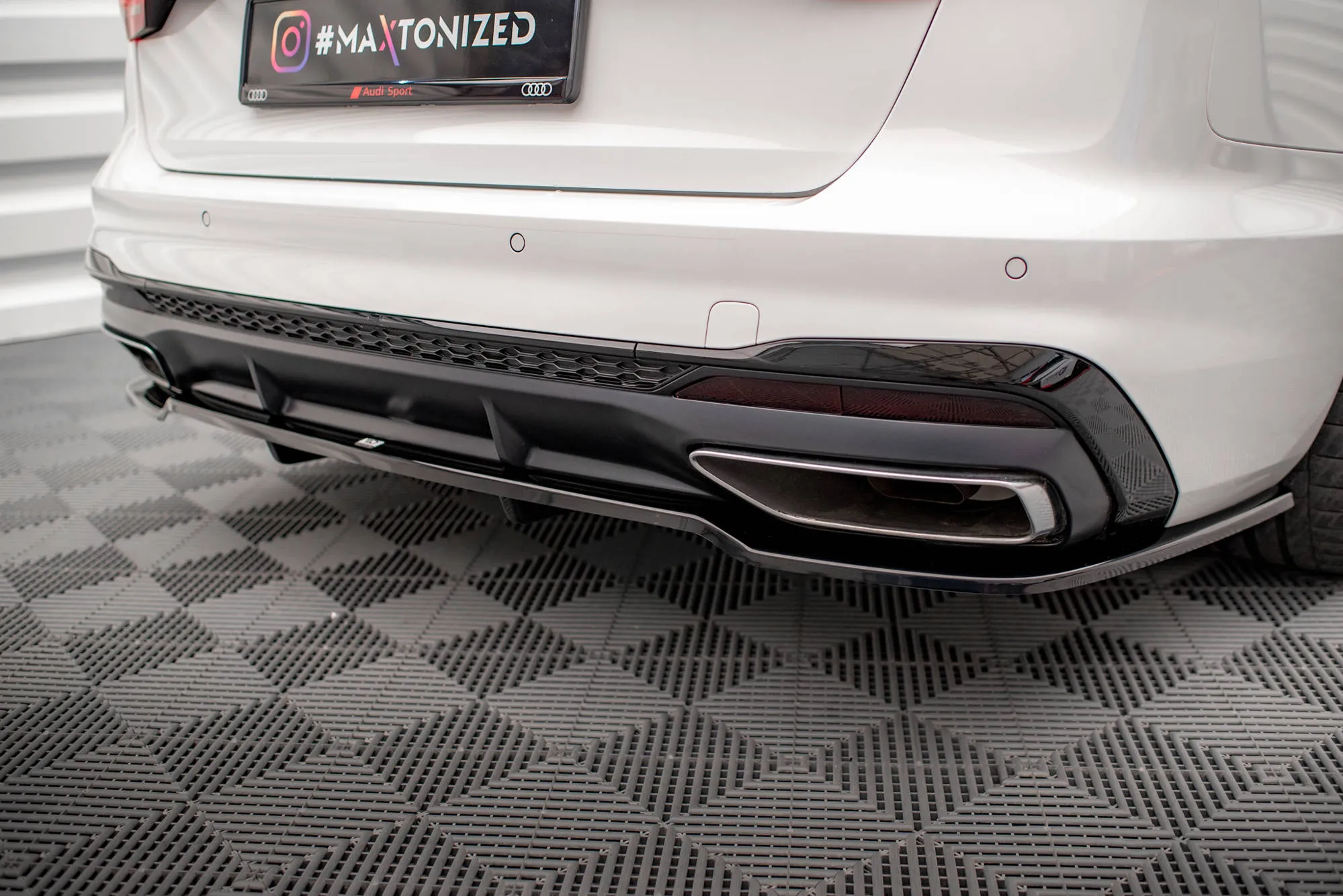 Baksplitter V.1 med vertikale ribber Audi A4 B9 S-Line / Audi S4 B9 Facelift 2019 - 2024 | Glossy Black Edition – bilde 4