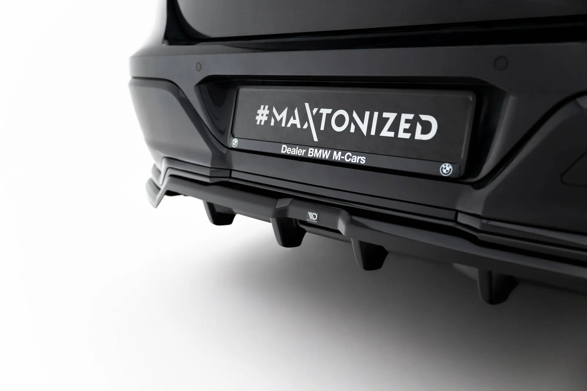Baksplitter V.1 med vertikale ribber BMW 7 (G70) M-Pack 2022 -> | Glossy Black Edition – bilde 3