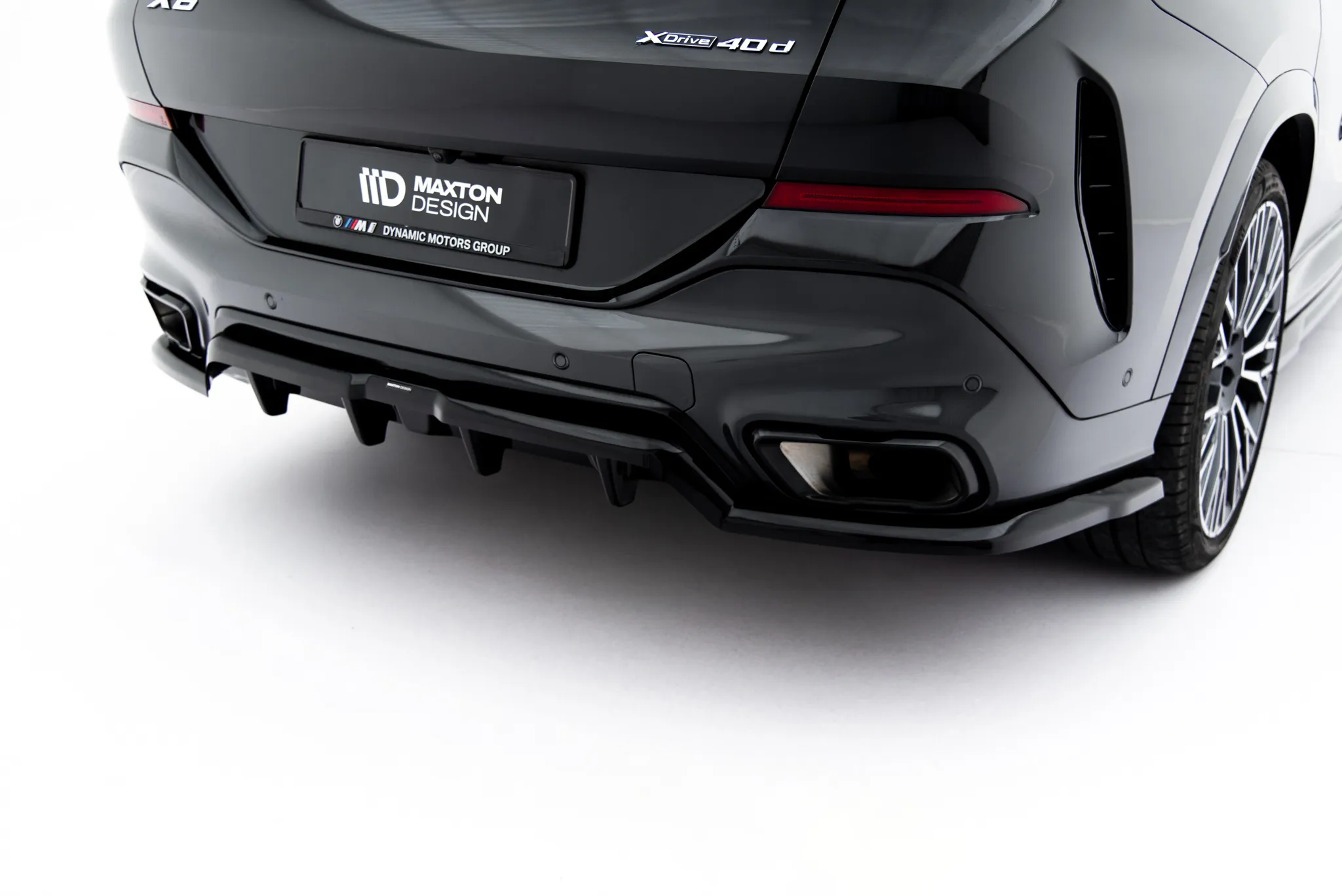 Baksplitter V.1 med vertikale ribber BMW X6 (G06) M-Pakke Facelift 2023 -> | Glossy Black Edition – bilde 3