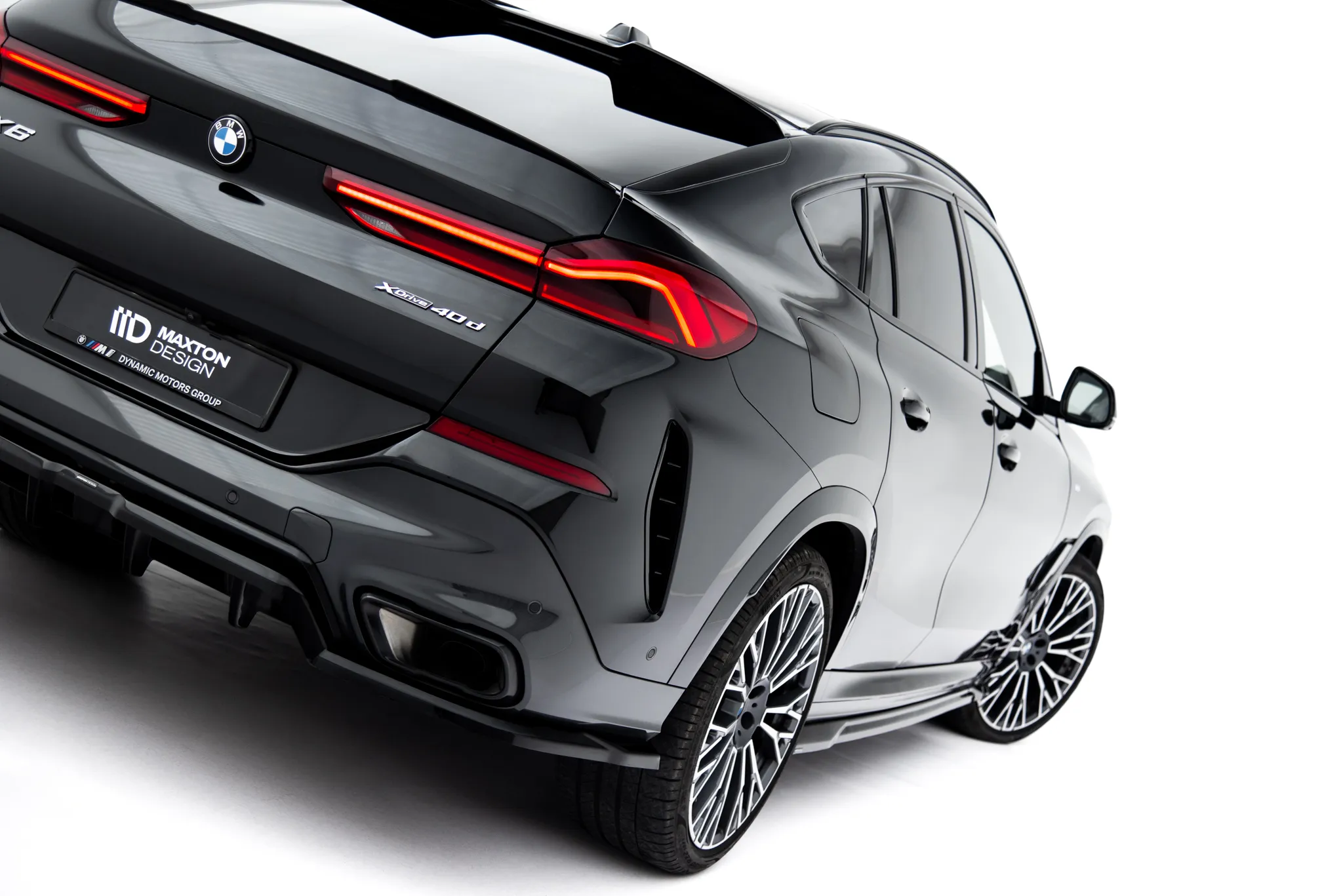 Baksplitter V.1 med vertikale ribber BMW X6 (G06) M-Pakke Facelift 2023 -> | Glossy Black Edition – bilde 4