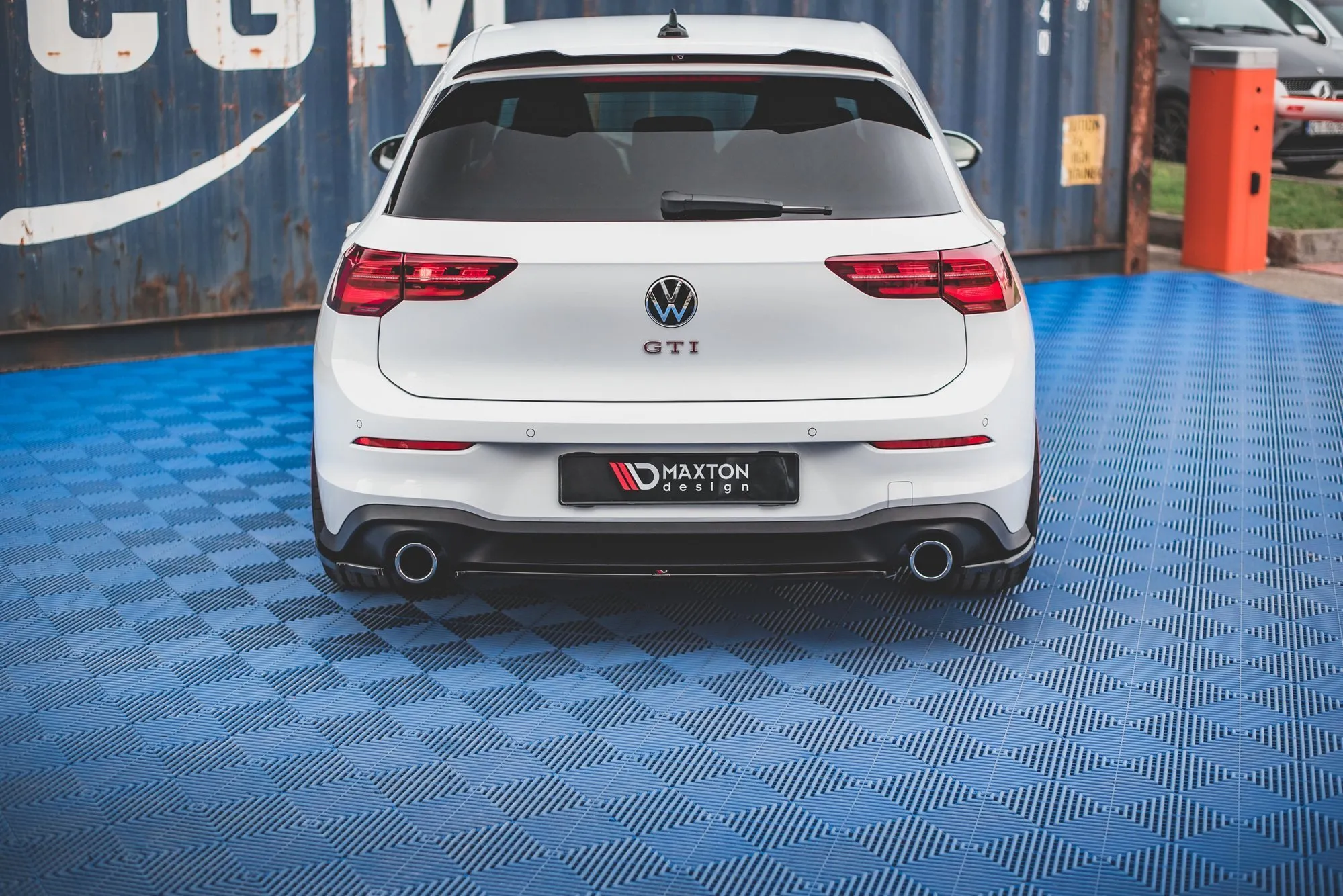 Baksplitter V.1 VW Golf VIII R 2020-> / VW Golf VIII GTI 2020-> | Glossy Black Edition – bilde 6