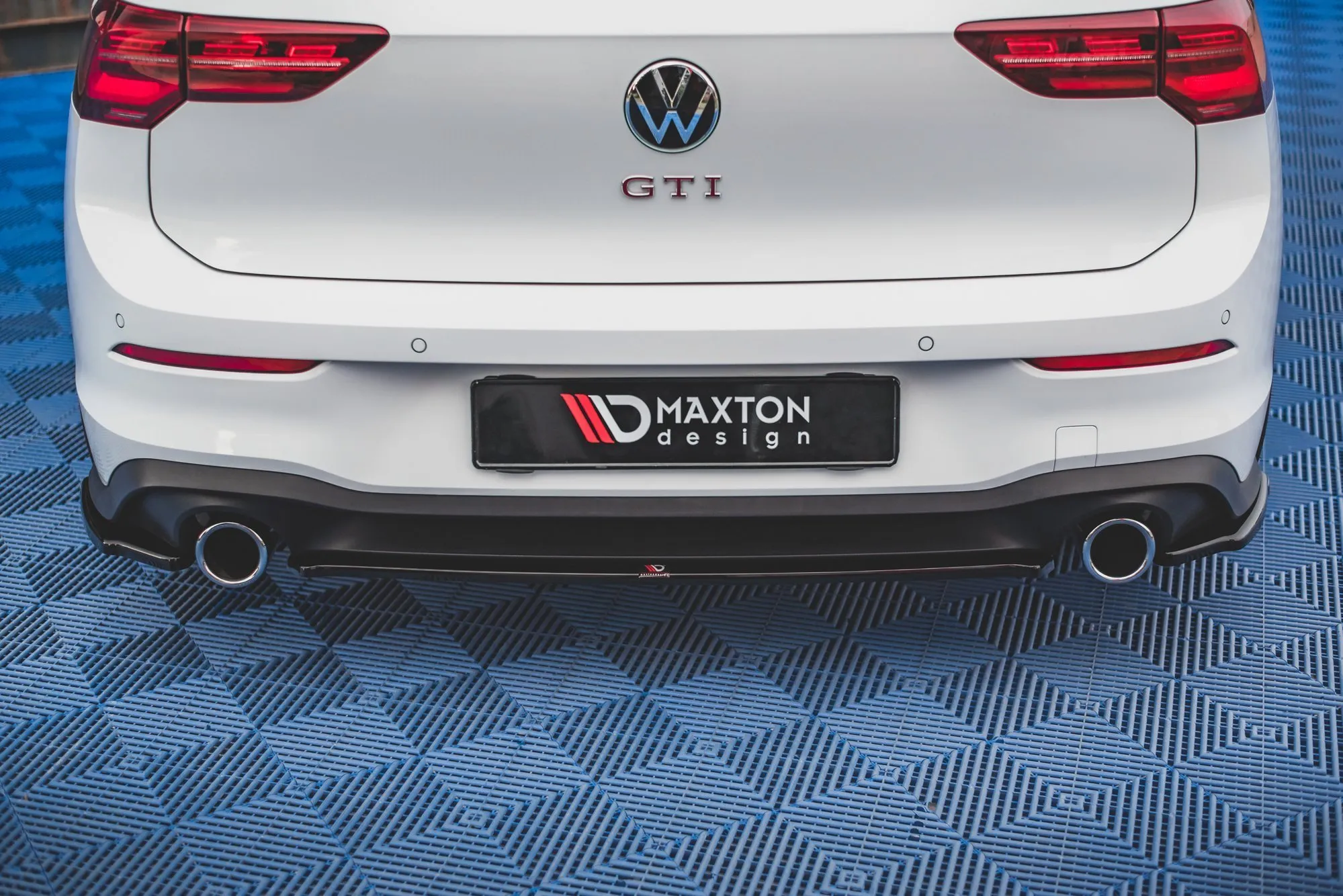 Baksplitter V.1 VW Golf VIII R 2020-> / VW Golf VIII GTI 2020-> | Glossy Black Edition – bilde 7