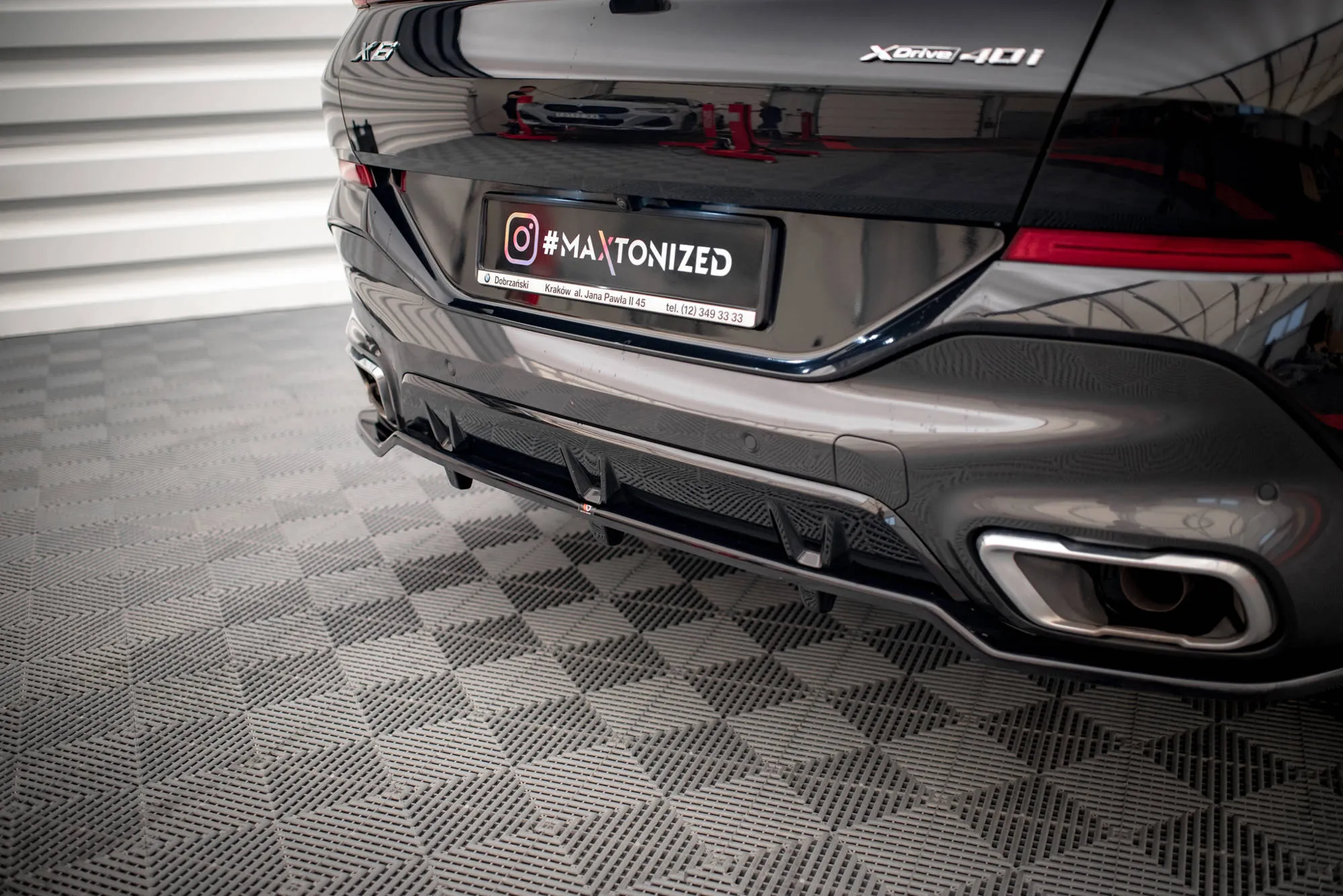 Baksplitter V.2 med vertikale ribber BMW X6 (G06) M-pack 2019 - 2023 | Glossy Black Edition – bilde 4