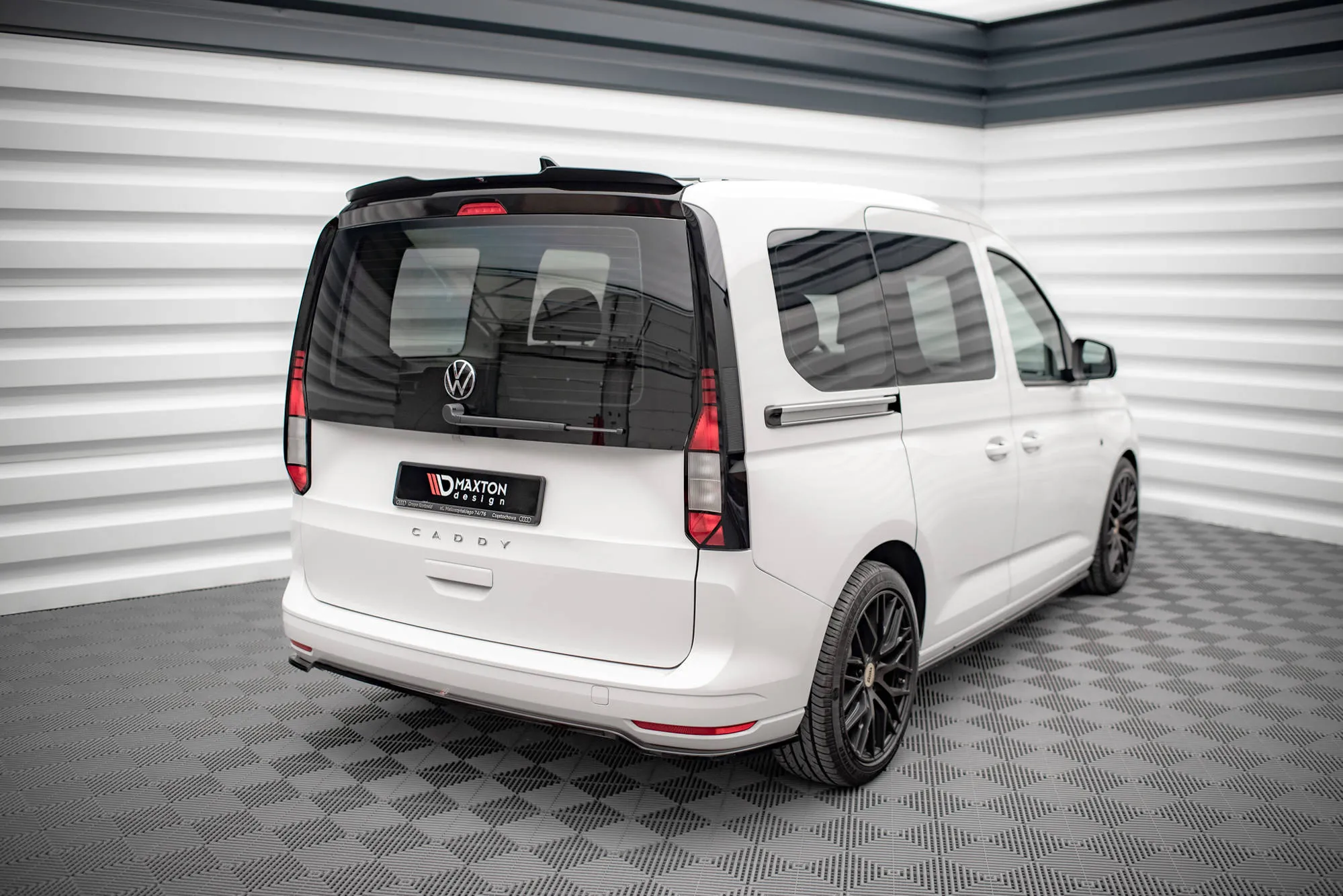 Baksplitter VW Caddy Mk5 2020 -> | Glossy Black Edition – bilde 5