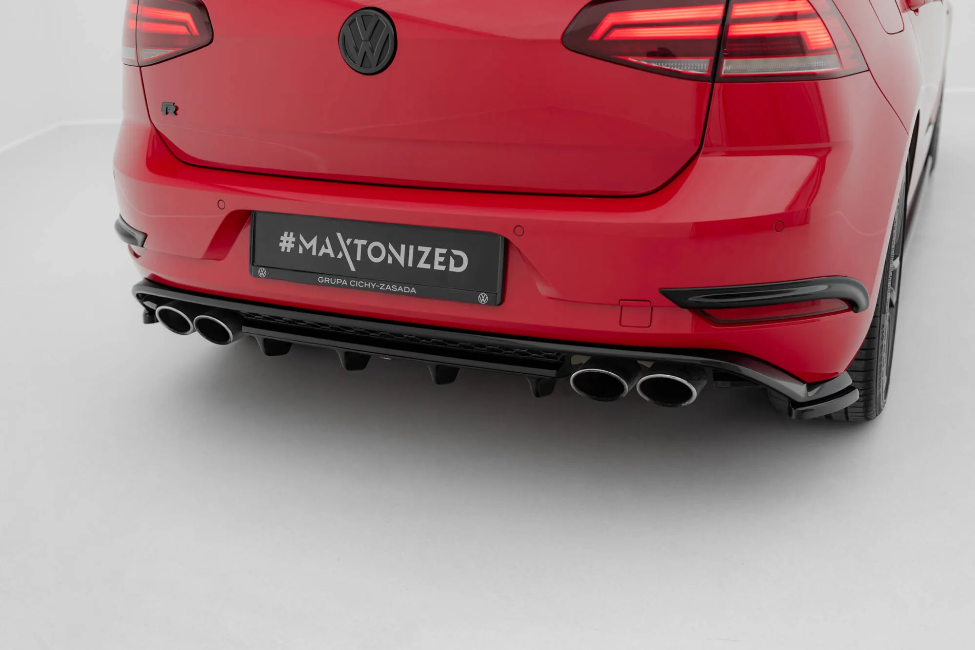 Baksplitter VW Golf VII R / R-Line Facelift 2017-2020 | Glossy Black Edition