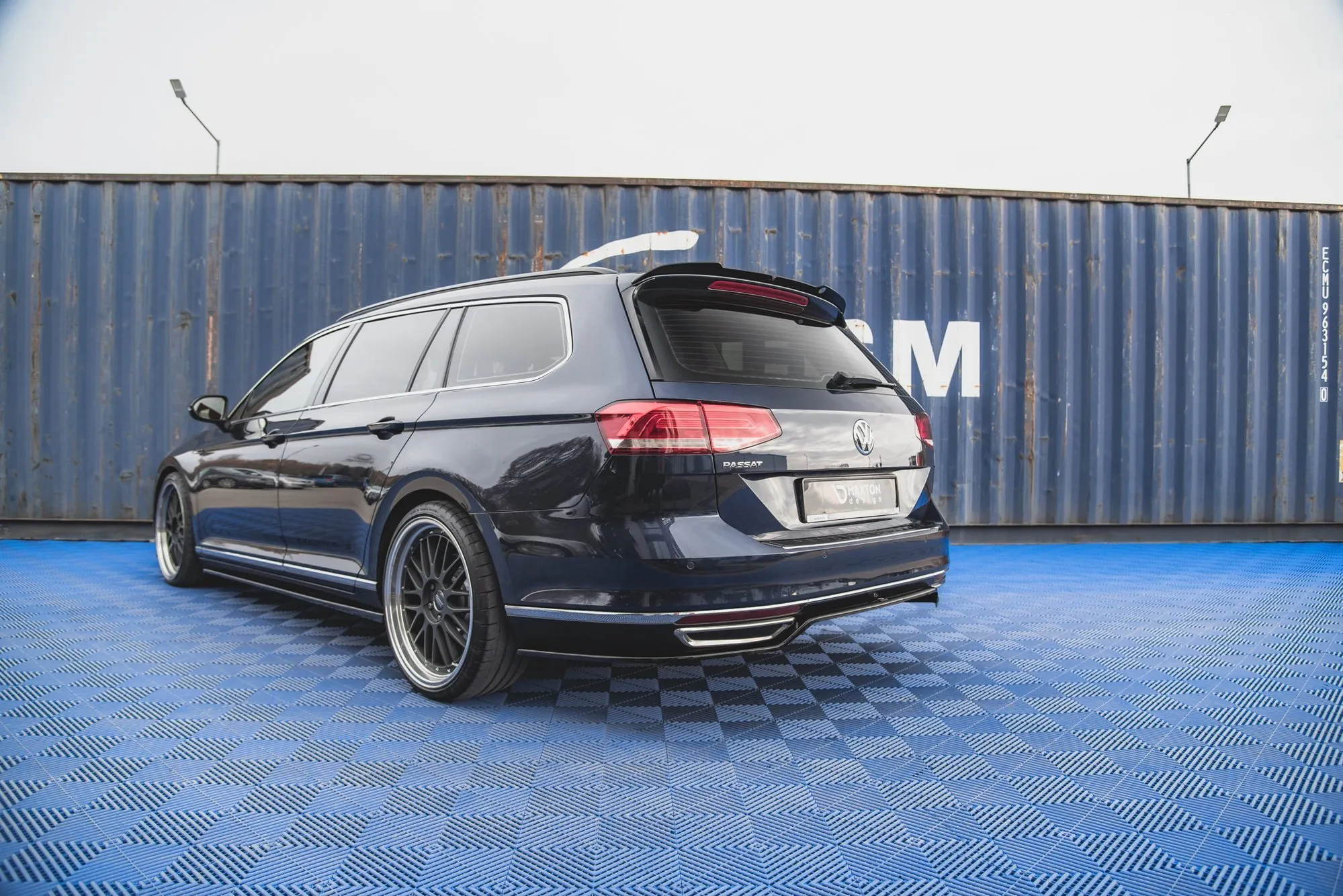Baksplitter VW Passat B8 2014 - 2019 | Glossy Black Edition – bilde 3