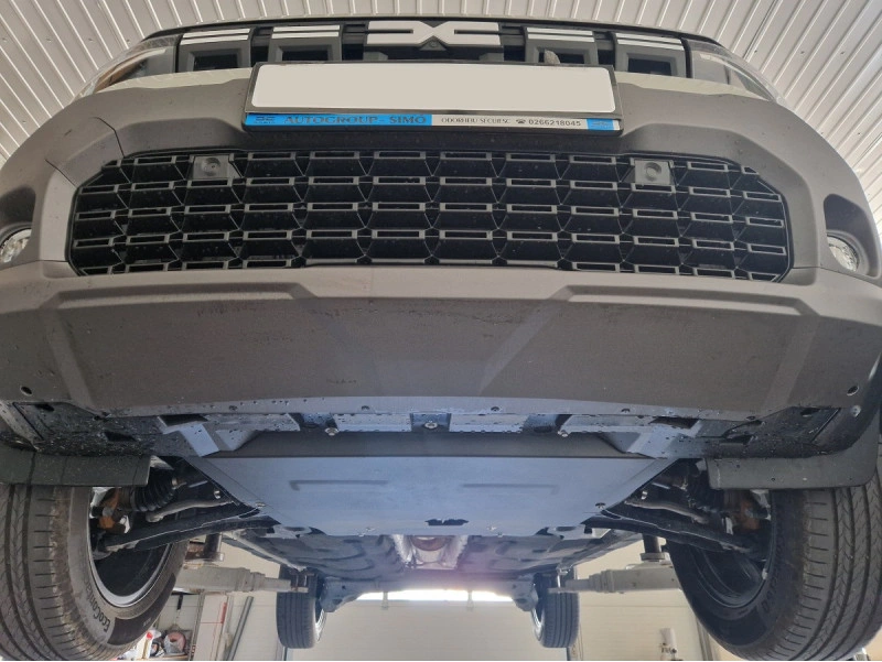 Bunnplate stål Dacia Duster III 2024 -> │ 4x2 - Motordeksel - Beskyttelse deksel under motor + girkasse