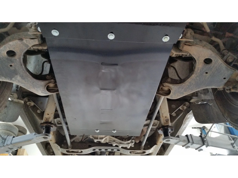 Bunnplate stål Nissan Pick Up 1997 - 2017 | Girkassedeksel - Beskyttelse deksel under girkasse – bilde 3