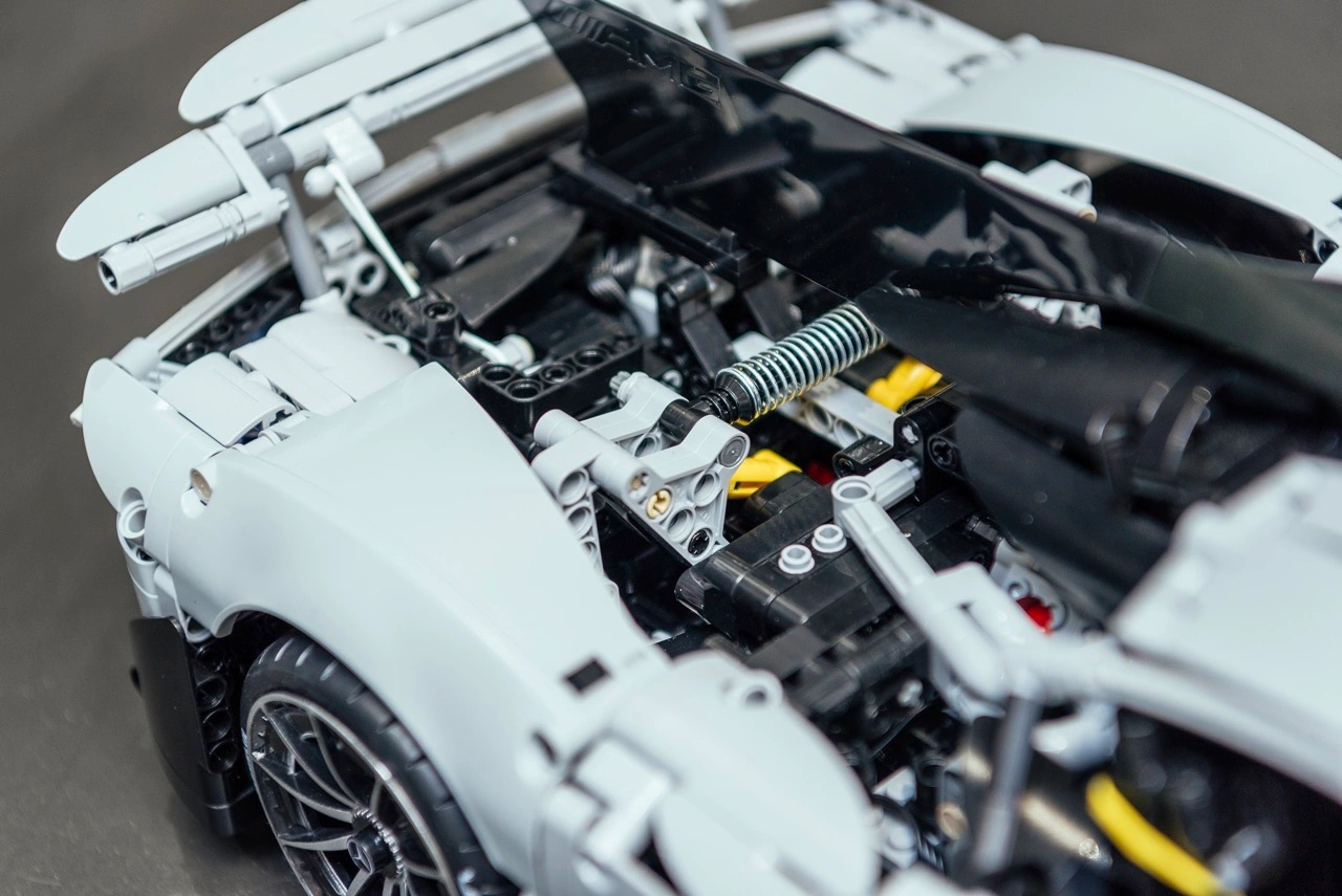 Byggesett Mercedes-AMG ONE med fjernstyring │ Byggeklosse Genuine® Building Block Bodel R/C – bilde 12