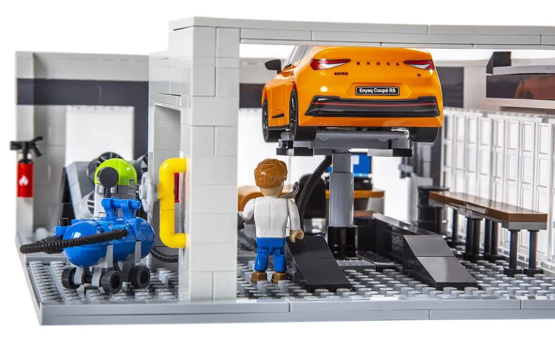 Byggesett Škoda Service Center Enyaq Coupé RS │ Byggeklosser Genuine® Building blocks – bilde 5