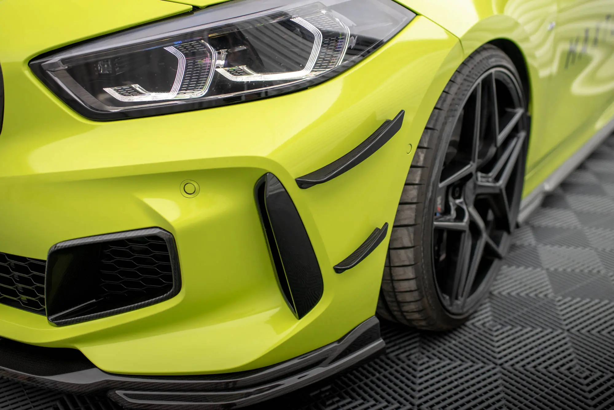 Canards vinger BMW 1 (F40) M-Pack / BMW 1 (F40) M135i 2019 - 2024 | Real Carbon Fiber
