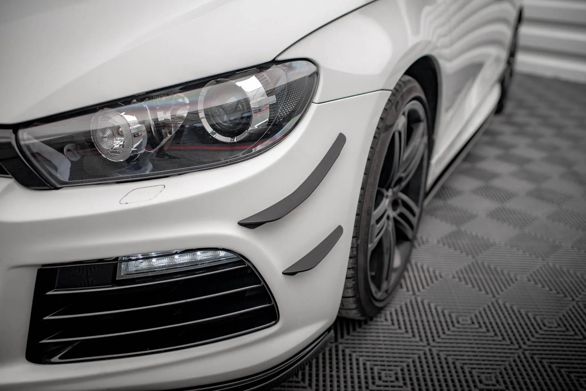 Canards vinger VW Scirocco R mk3 2008 - 2014 | Glossy Black Edition – bilde 4
