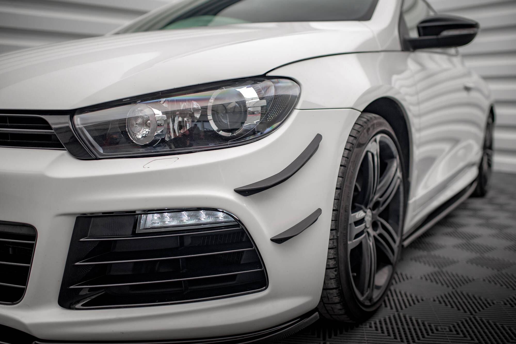 Canards vinger VW Scirocco R mk3 2008 - 2014 | Glossy Black Edition – bilde 5