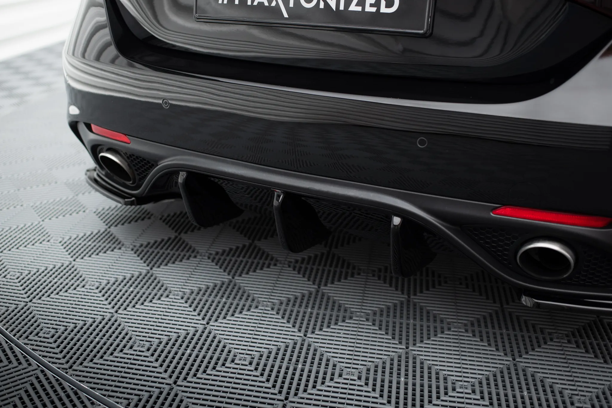 Diffuser Alfa Romeo Giulia Veloce 2015 -> | Glossy Black Edition