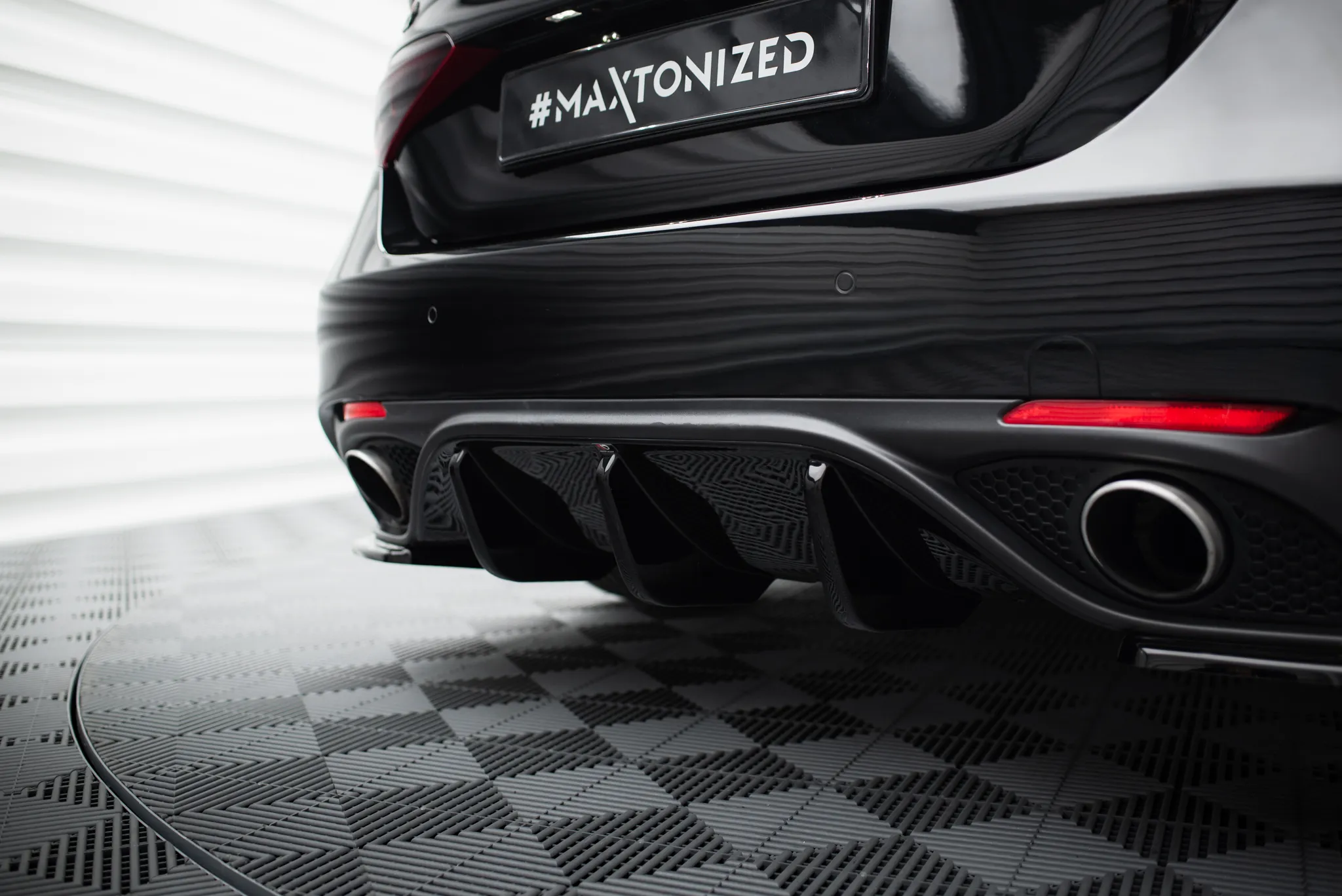 Diffuser Alfa Romeo Giulia Veloce 2015 -> | Glossy Black Edition – bilde 2