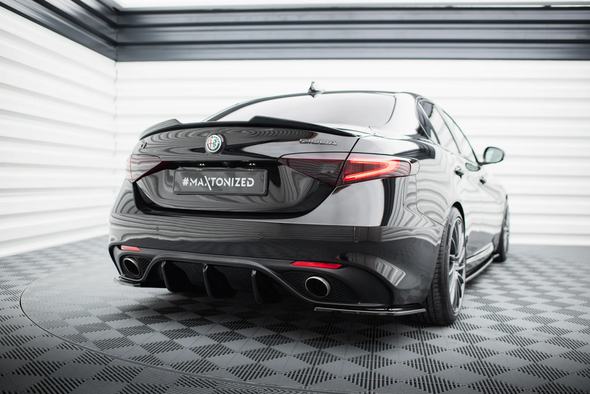 Diffuser Alfa Romeo Giulia Veloce 2015 -> | Glossy Black Edition – bilde 3