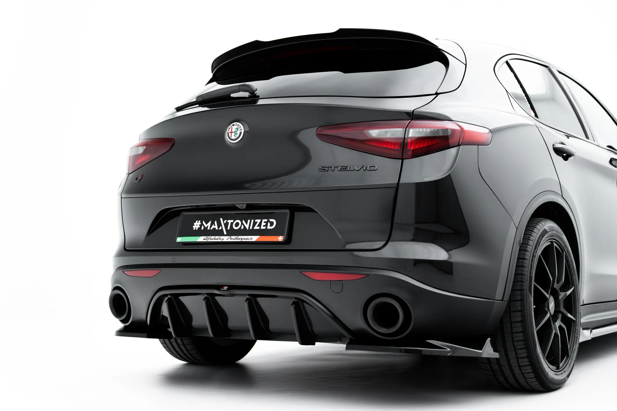 Diffuser Alfa Romeo Stelvio 2016 - 2025 | Glossy Black Edition