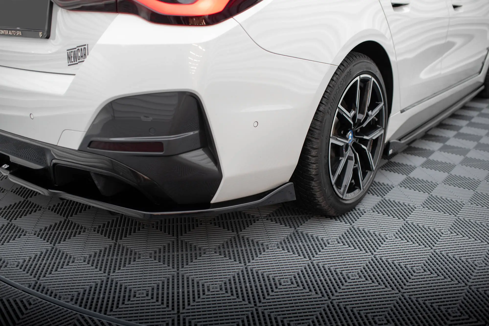 Diffuser  BMW i4 (G26) 2021-> | V.2 Glossy Black Edition – bilde 3