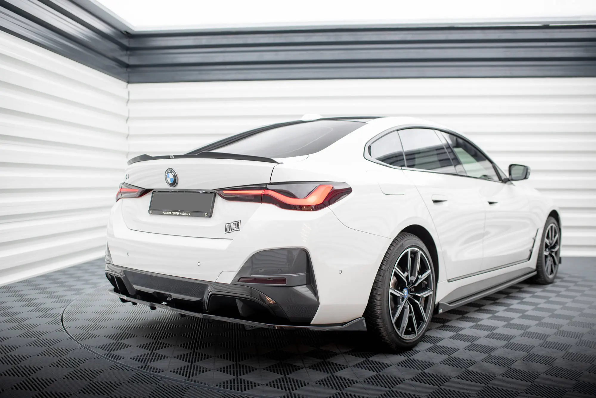 Diffuser  BMW i4 (G26) 2021-> | V.2 Glossy Black Edition – bilde 4