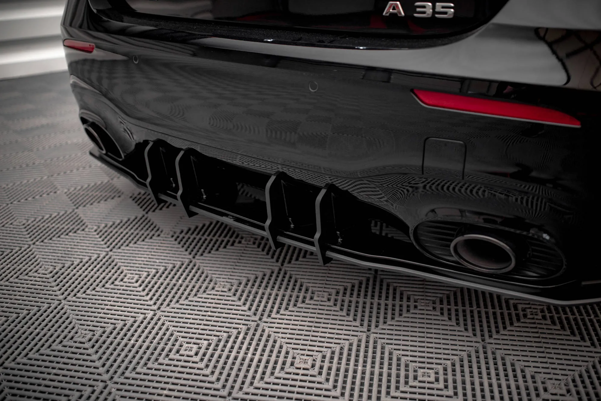 Diffuser + Flopper Mercedes-Benz A35 AMG W177 2018-> | Street Pro Black Edition – bilde 4