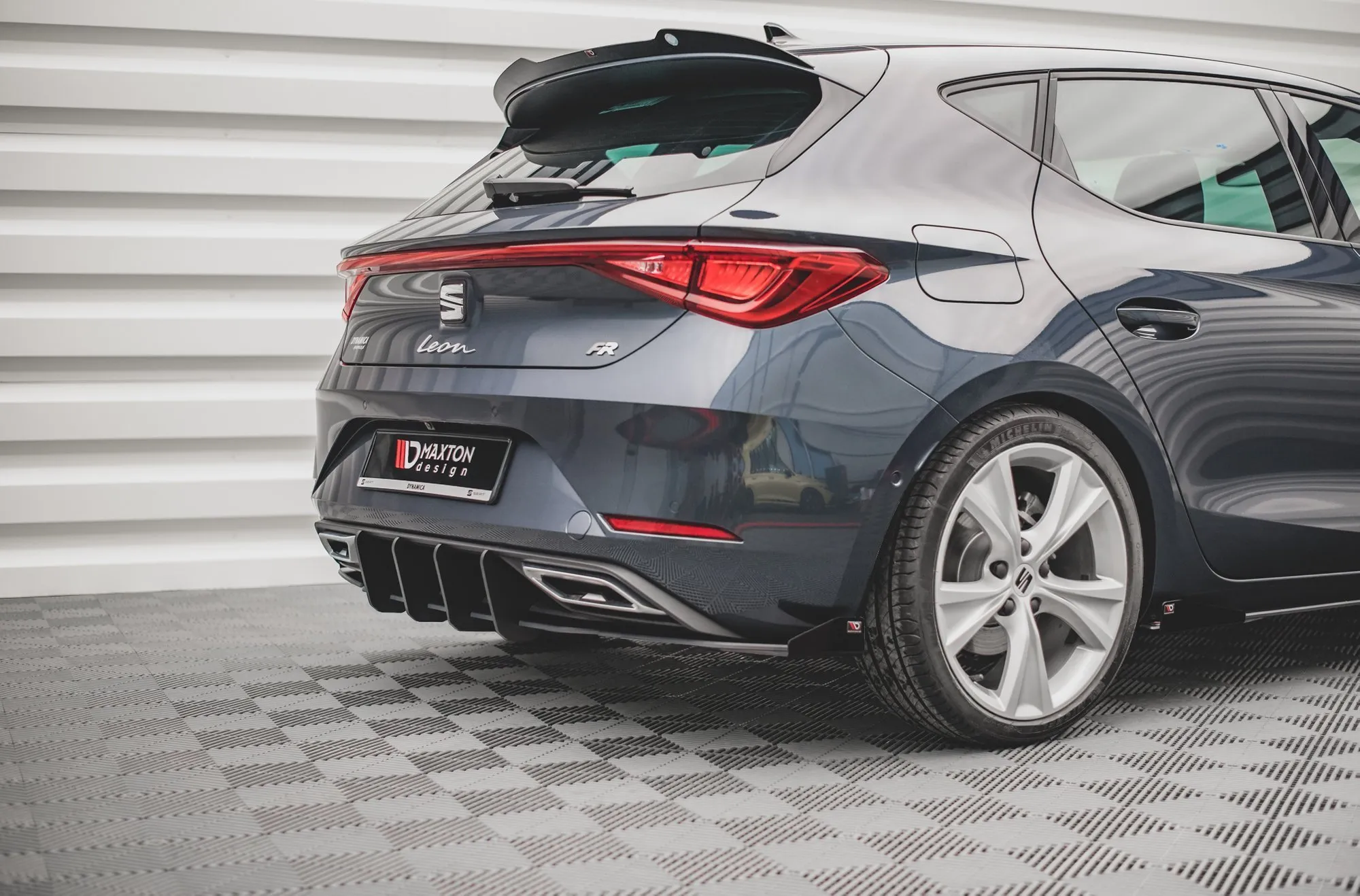 Diffuser + Flopper Seat Leon FR (Mk4) 2020-> | Street Pro Black Edition