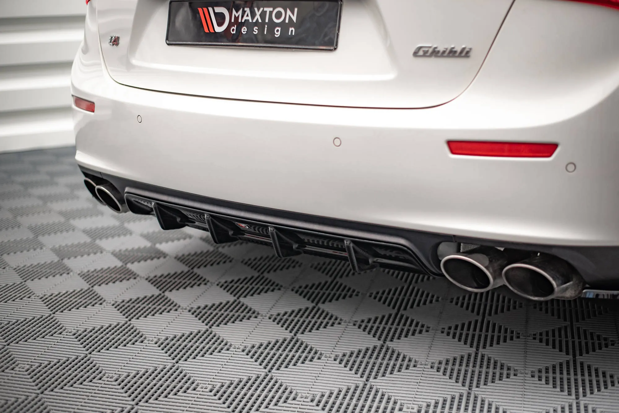 Diffuser Maserati Ghibli III 2013-2017 | Glossy Black Edition – bilde 2