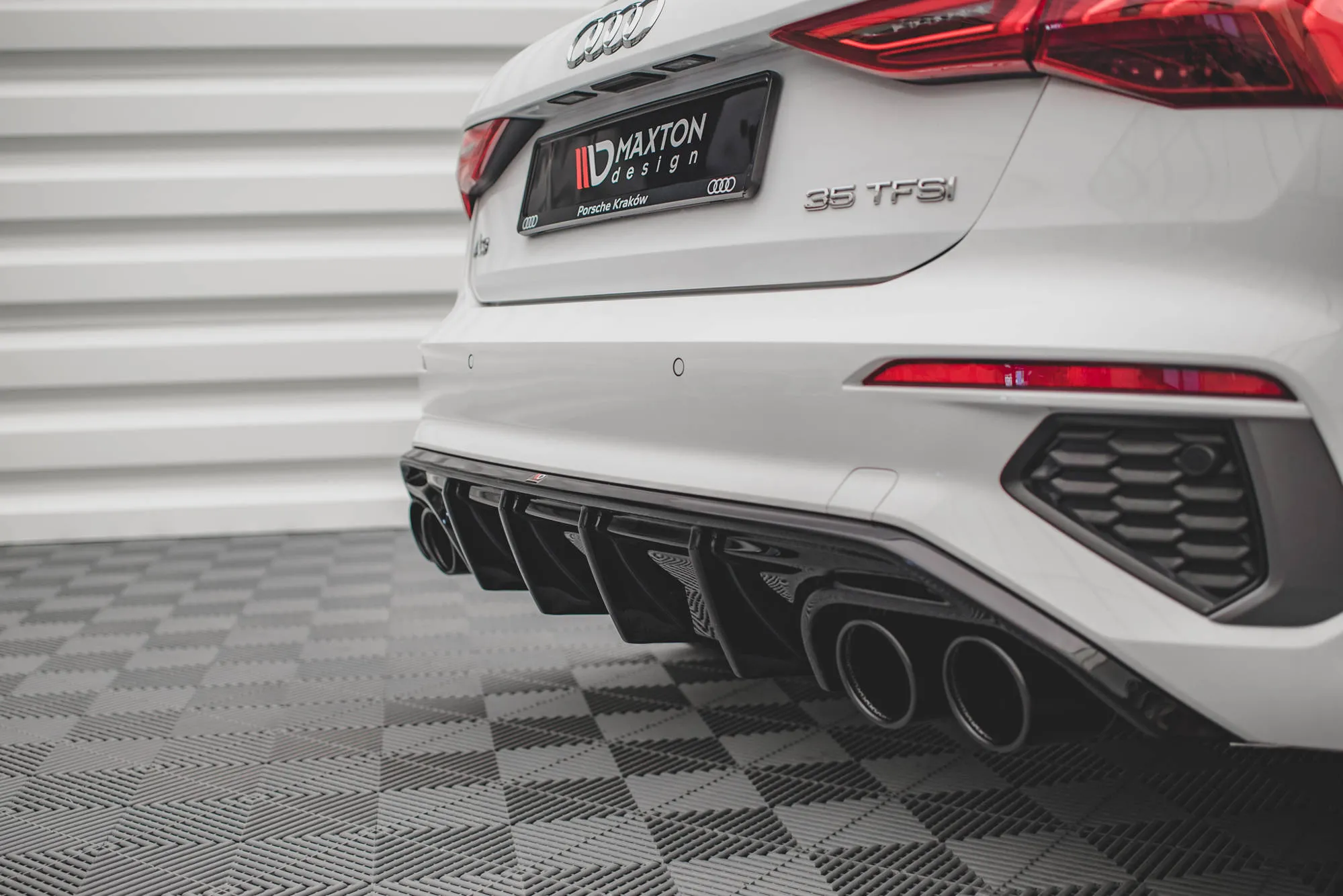 Diffuser med imiterte eksosrør med Milltek eksos Audi S3/ A3 S-Line (8Y) 2020 -> | Glossy Black Edition – bilde 3
