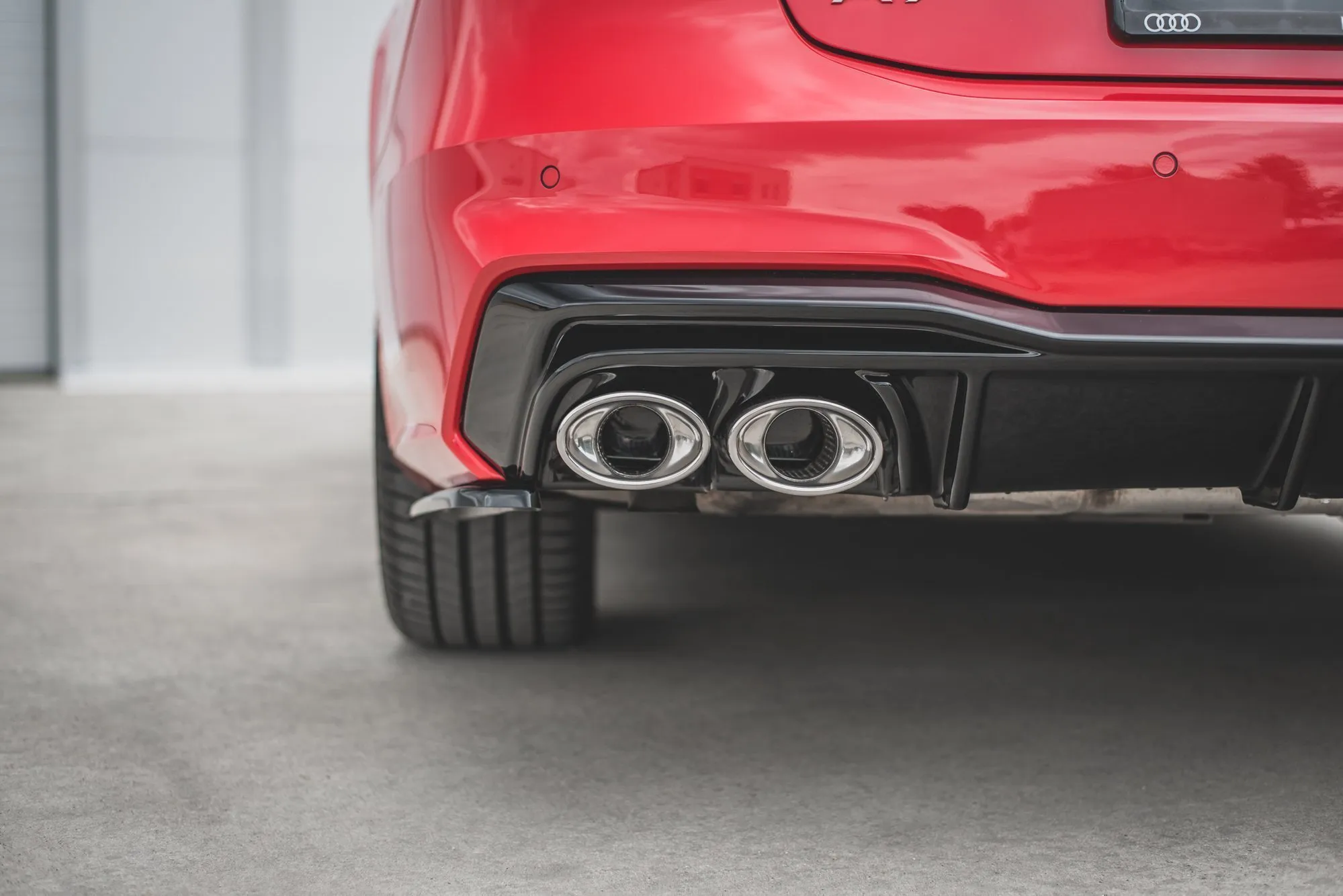 Diffuser med imiterte eksosrør med Milltek eksos Audi S7 C8 2017 -> | Glossy Black Edition – bilde 4