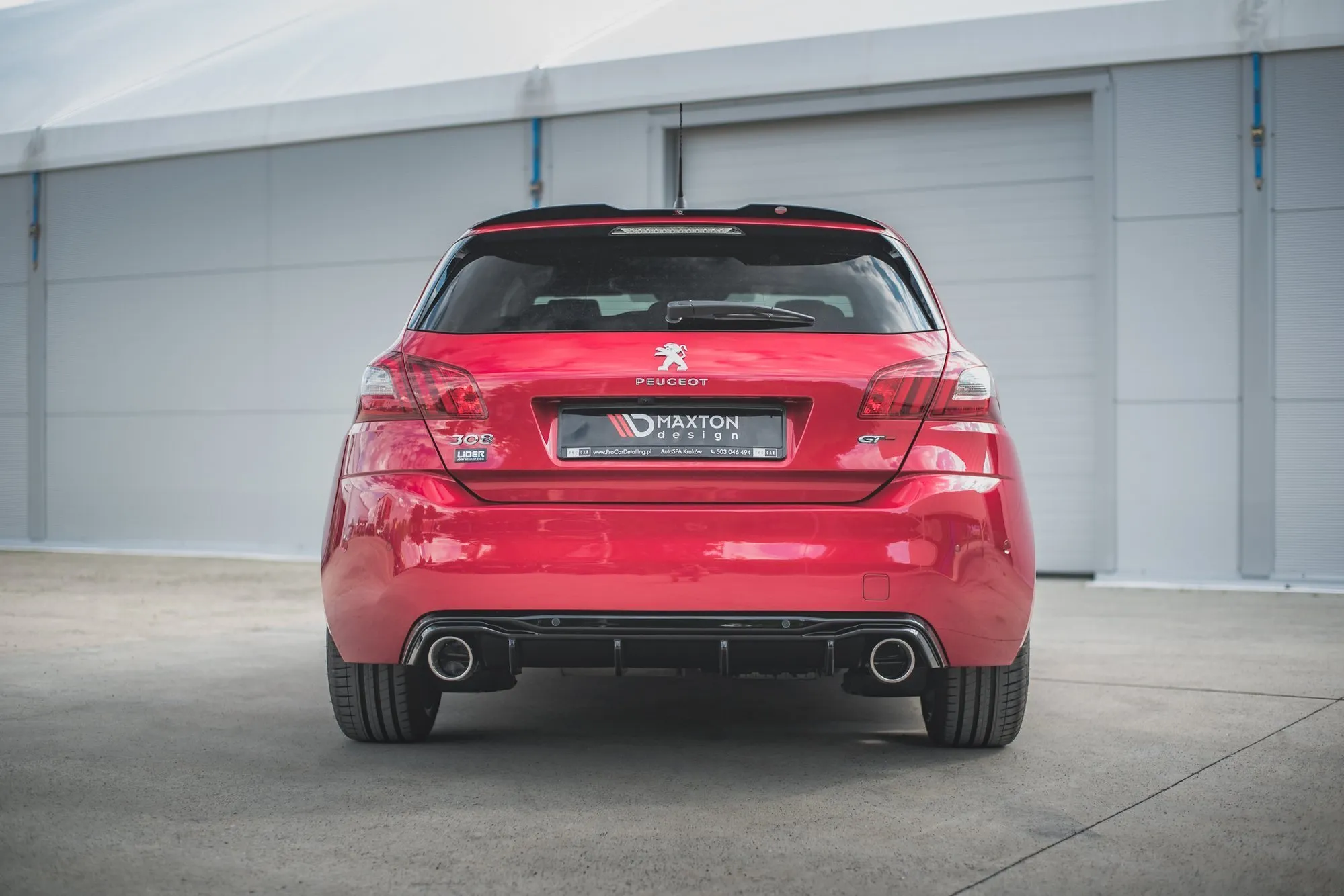 Diffuser med imiterte eksosrør med Milltek eksos Peugeot 308 II GT Facelift 2017-2021 | Glossy Black Edition