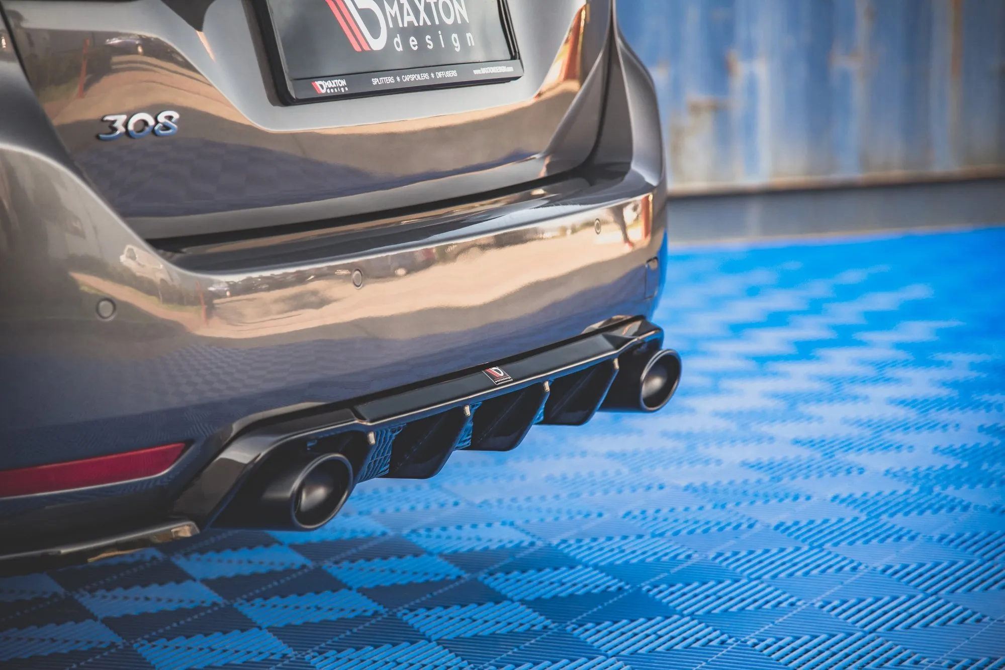 Diffuser med imiterte eksosrør med Milltek eksos Peugeot 308 II SW Facelift 2017 - 2021 | Glossy Black Edition – bilde 3