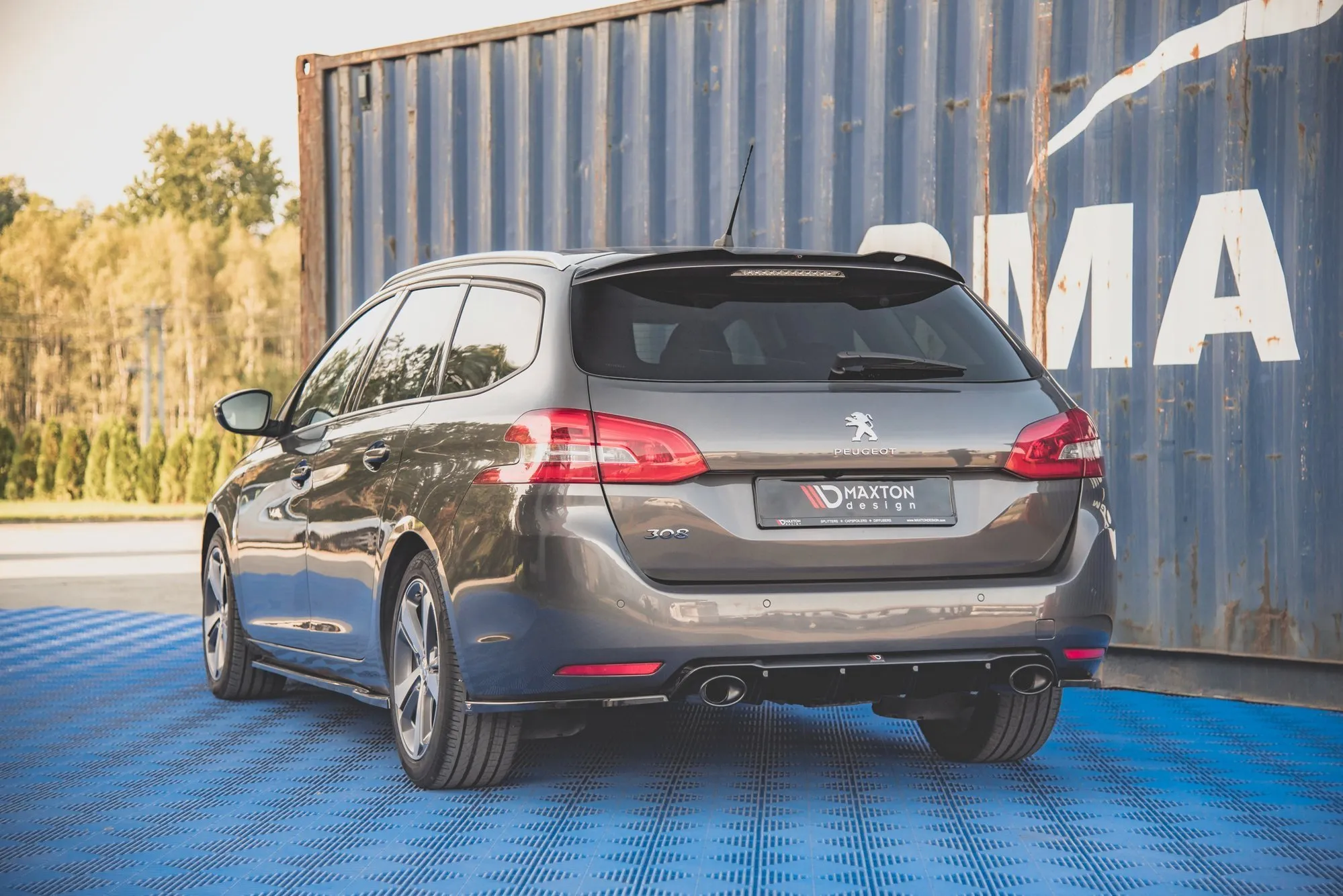 Diffuser med imiterte eksosrør med Milltek eksos Peugeot 308 II SW Facelift 2017 - 2021 | Glossy Black Edition – bilde 4