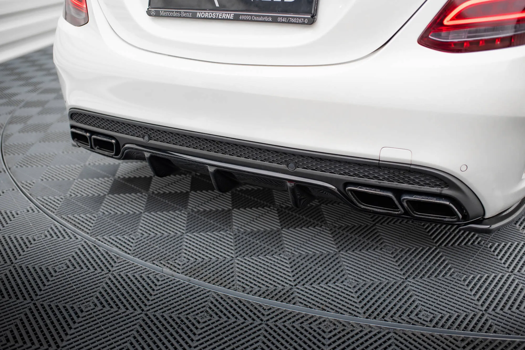 Diffuser Mercedes-AMG C63 (W205/S205) 2015 - 2018 | Glossy Black Edition – bilde 2