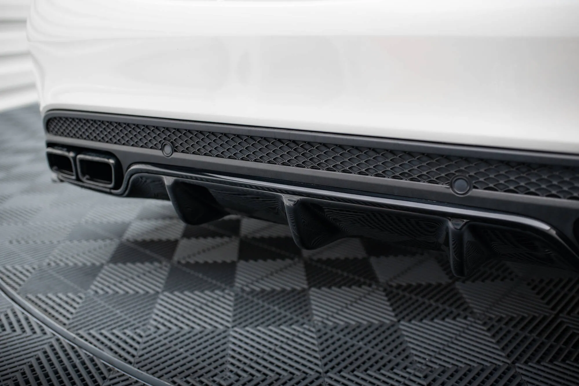 Diffuser Mercedes-AMG C63 (W205/S205) 2015 - 2018 | Glossy Black Edition – bilde 3