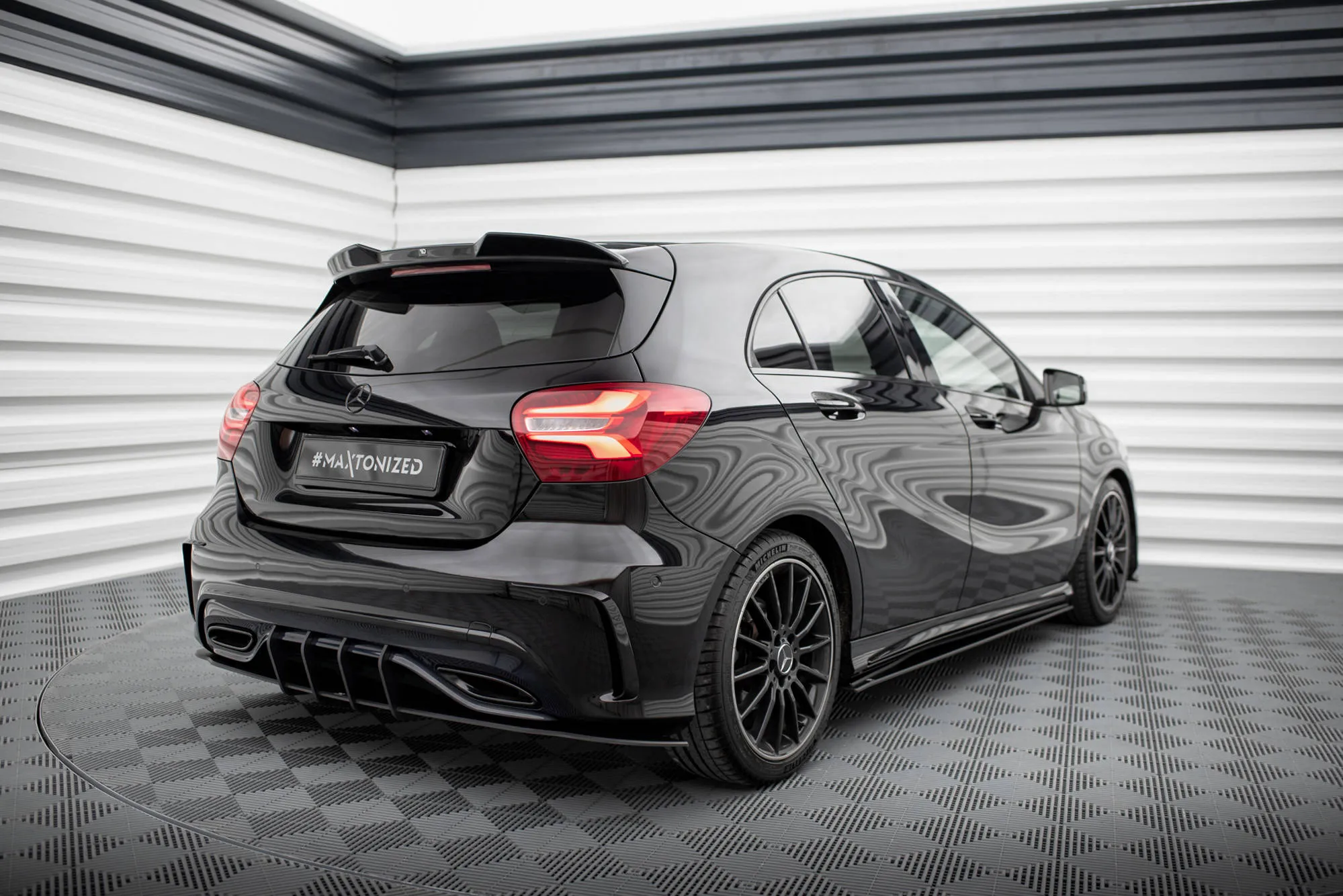 Diffuser Mercedes-Benz A (W176) AMG-Line facelift 2015 - 2018 | Street Pro Black Edition – bilde 2