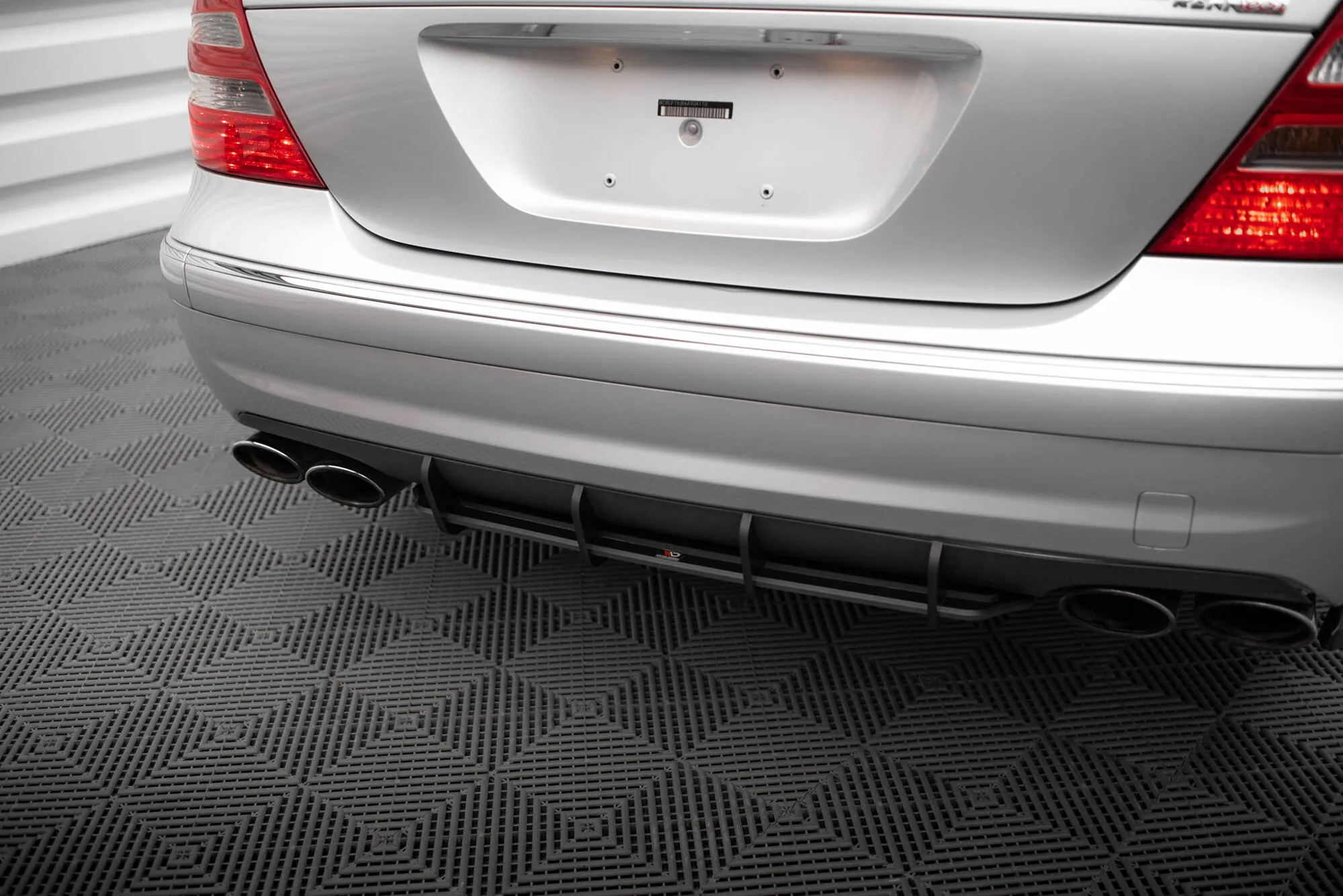 Diffuser Mercedes-Benz E55 AMG (W211) 2003 - 2006 | Street Pro Black Edition