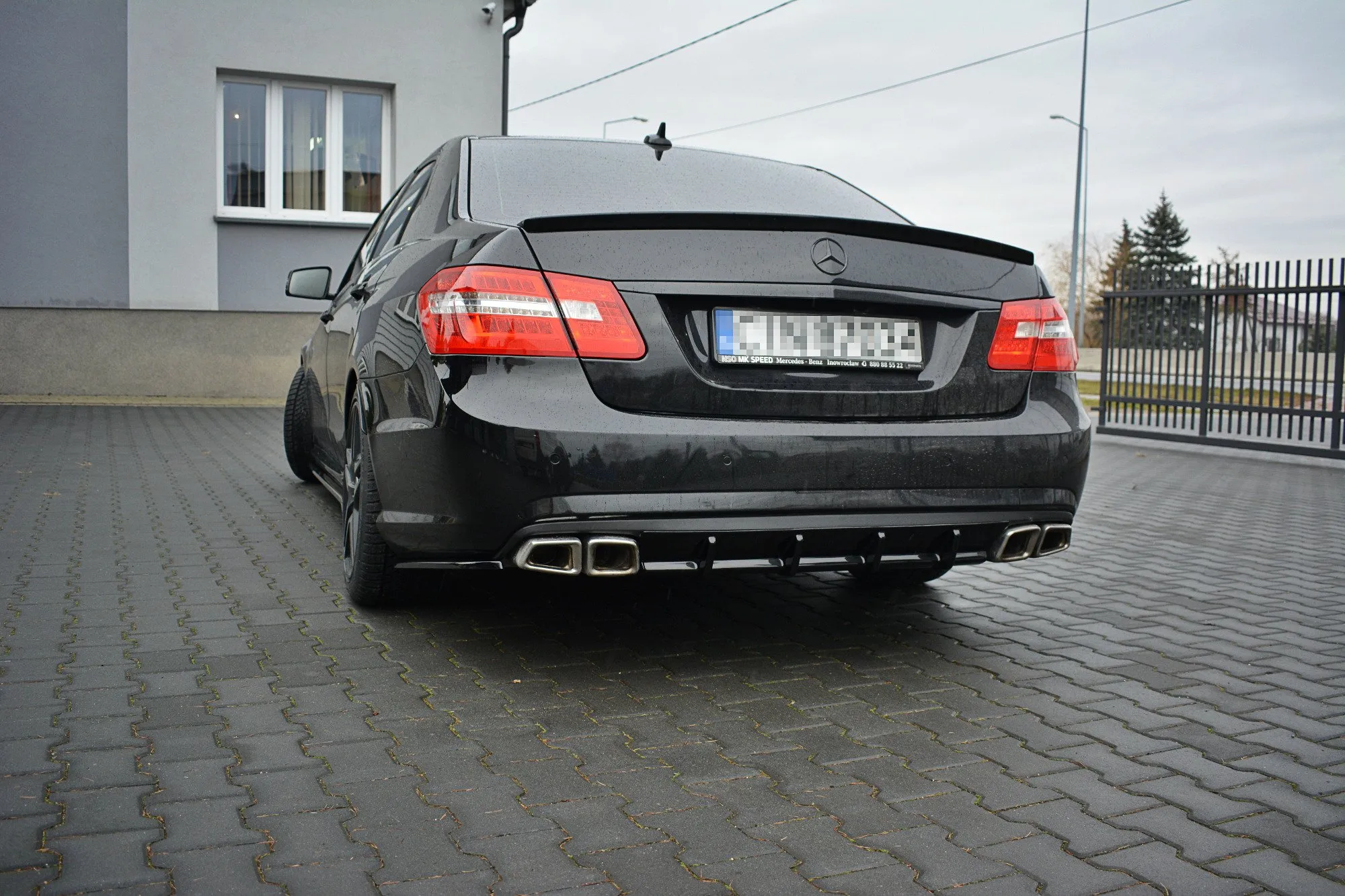 Diffuser Mercedes-Benz E63 AMG (W212 / S212) 2009 - 2012 | Glossy Black Edition – bilde 2