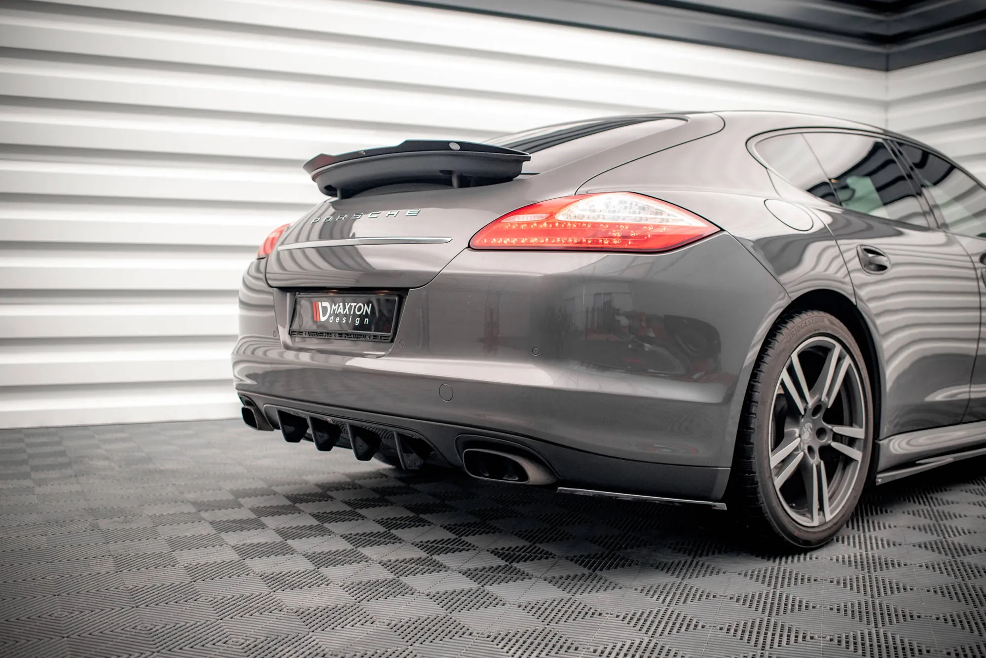 Diffuser Porsche Panamera I (970) 2009-2013 / Panamera Diesel I (970) 2011-2013 | Glossy Black Edition – bilde 3