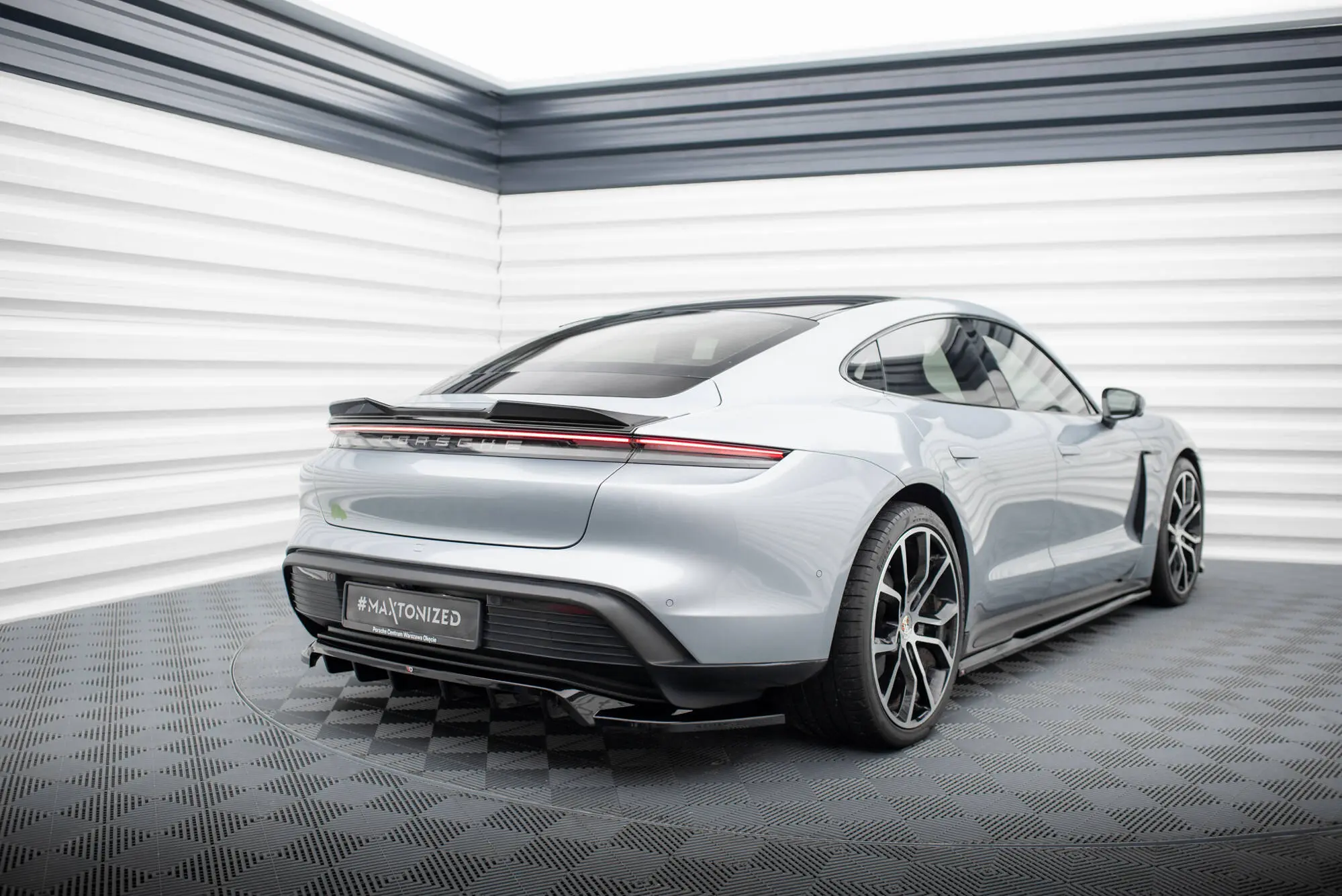Diffuser Porsche Taycan 2019 -> | Black Edition Image 2