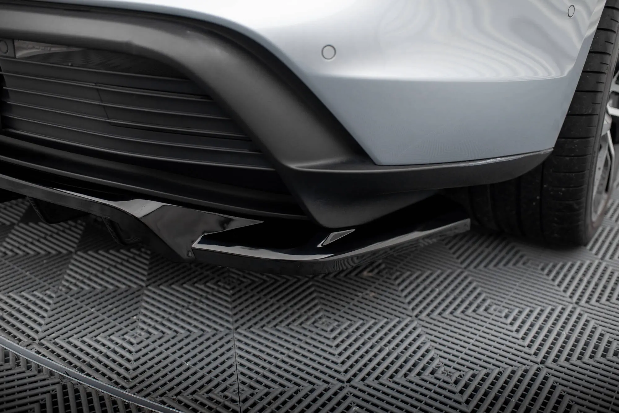 Diffuser Porsche Taycan 2019 -> | Black Edition Image 5