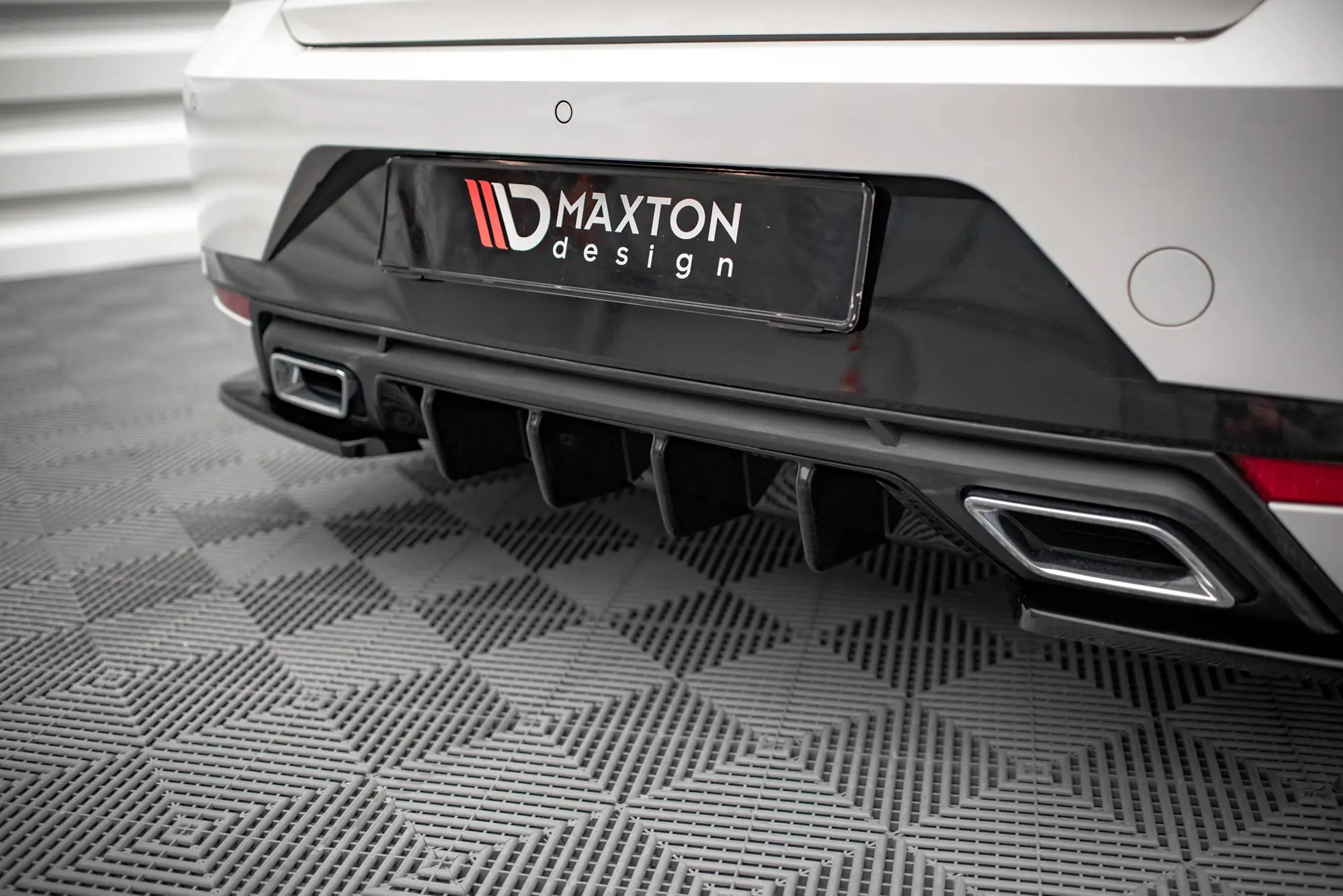Diffuser Seat Ibiza FR Mk5 2017 - 2021| Glossy Black Edition