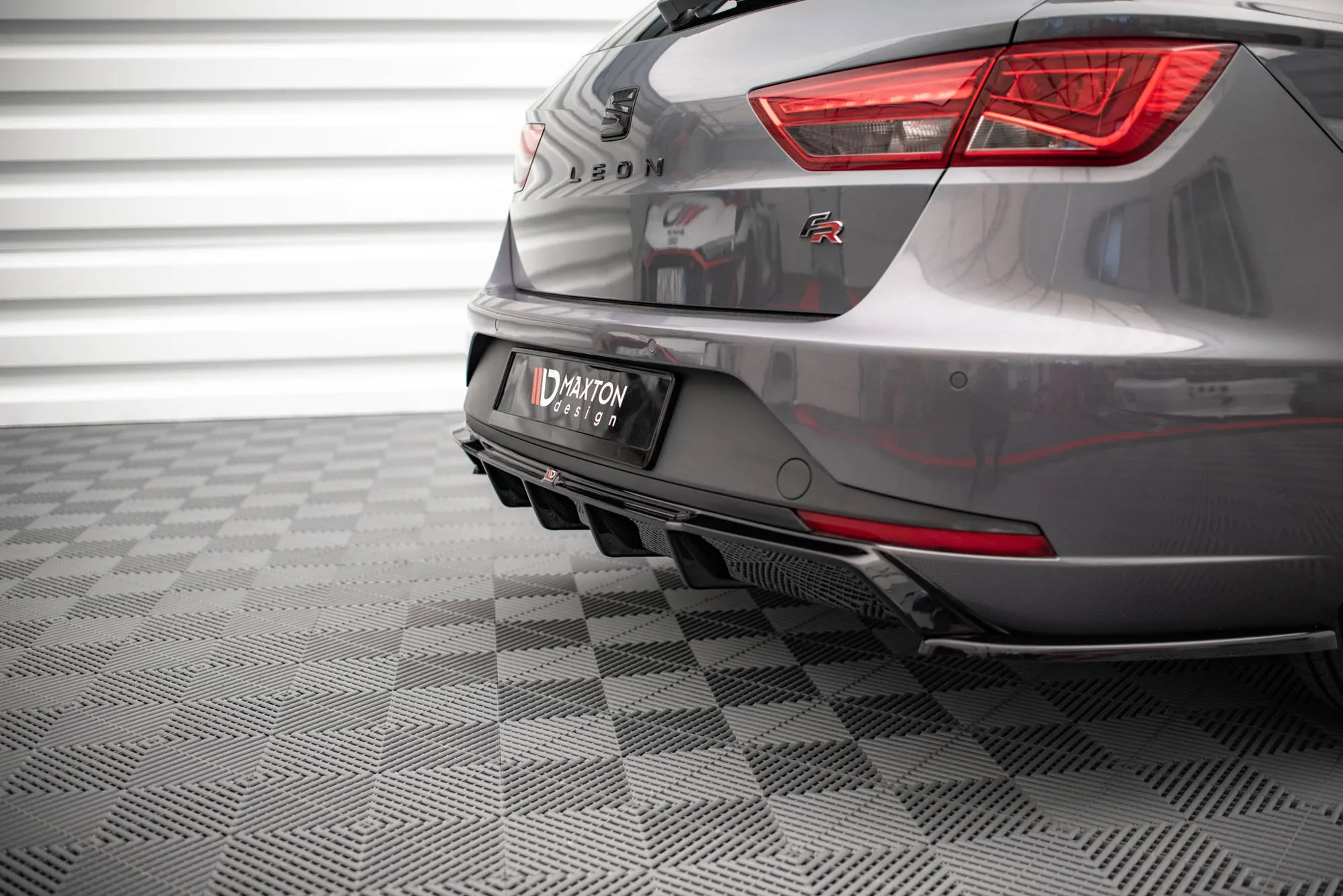 Diffuser Seat Leon FR Sportstourer MK3 2012-2016 | Glossy Black Edition – bilde 2